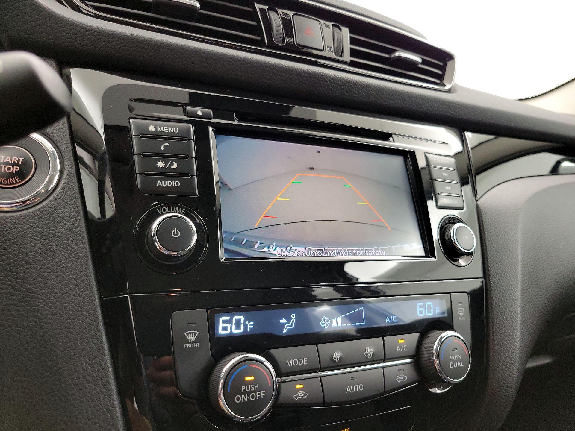 Thumbnail: 2021 Nissan Rogue Sport - 14