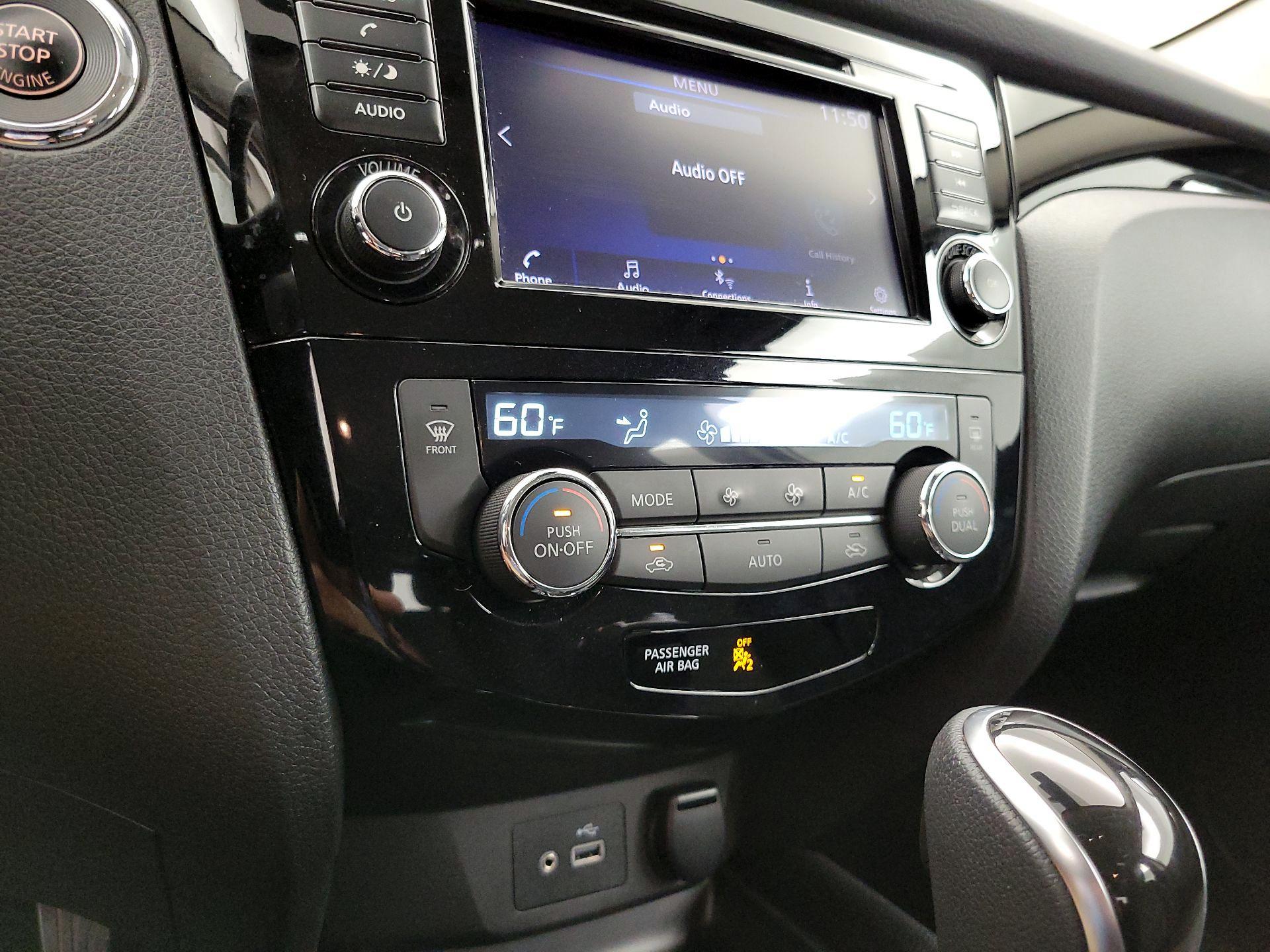 Thumbnail: 2021 Nissan Rogue Sport - 16