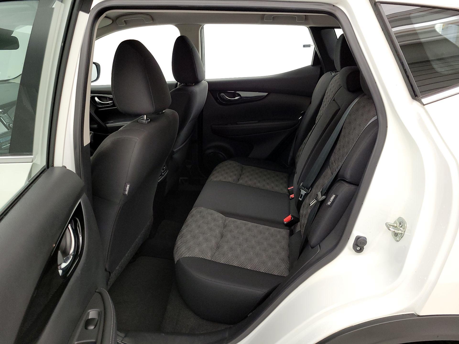 Thumbnail: 2021 Nissan Rogue Sport - 19
