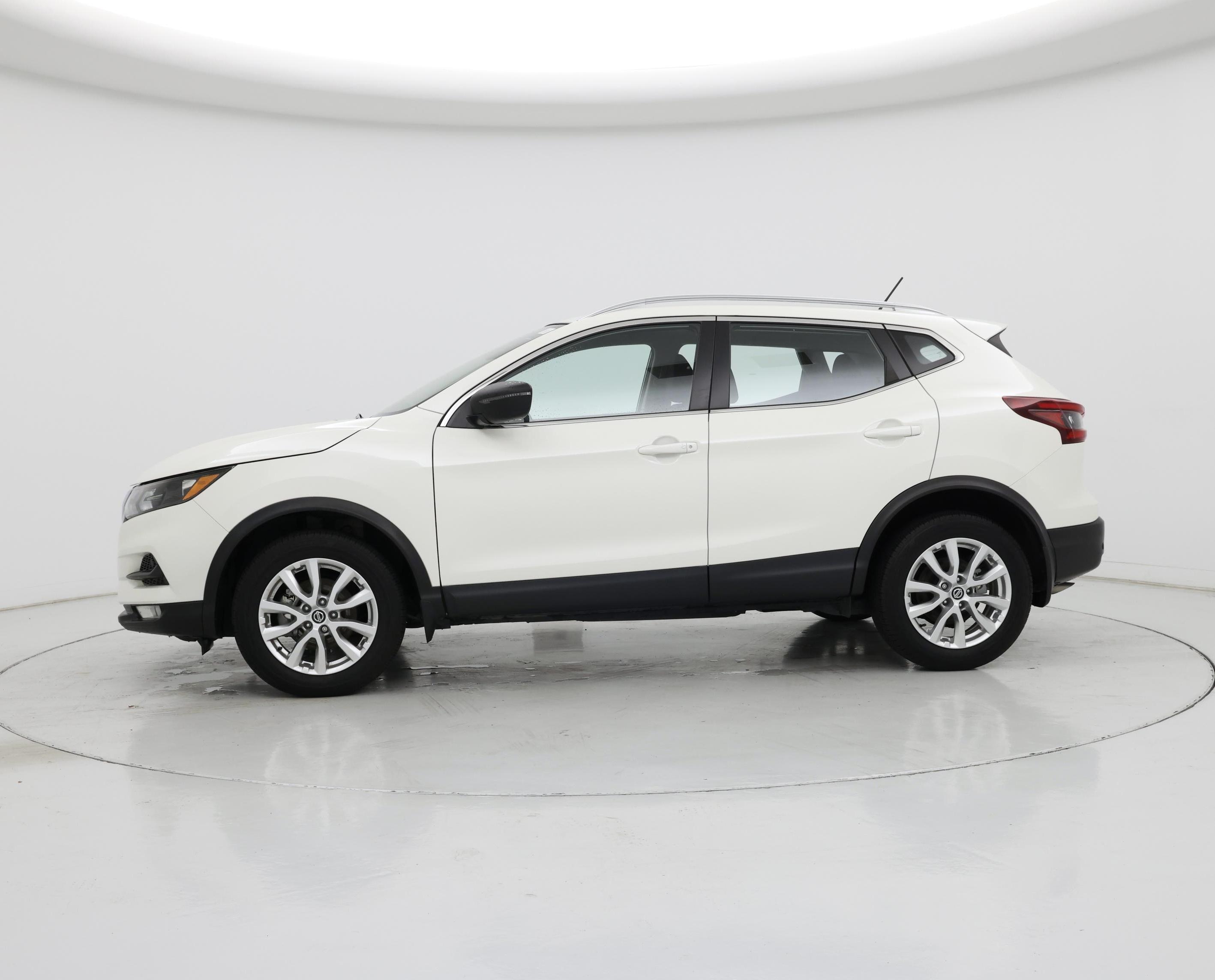 Thumbnail: 2021 Nissan Rogue Sport - 3
