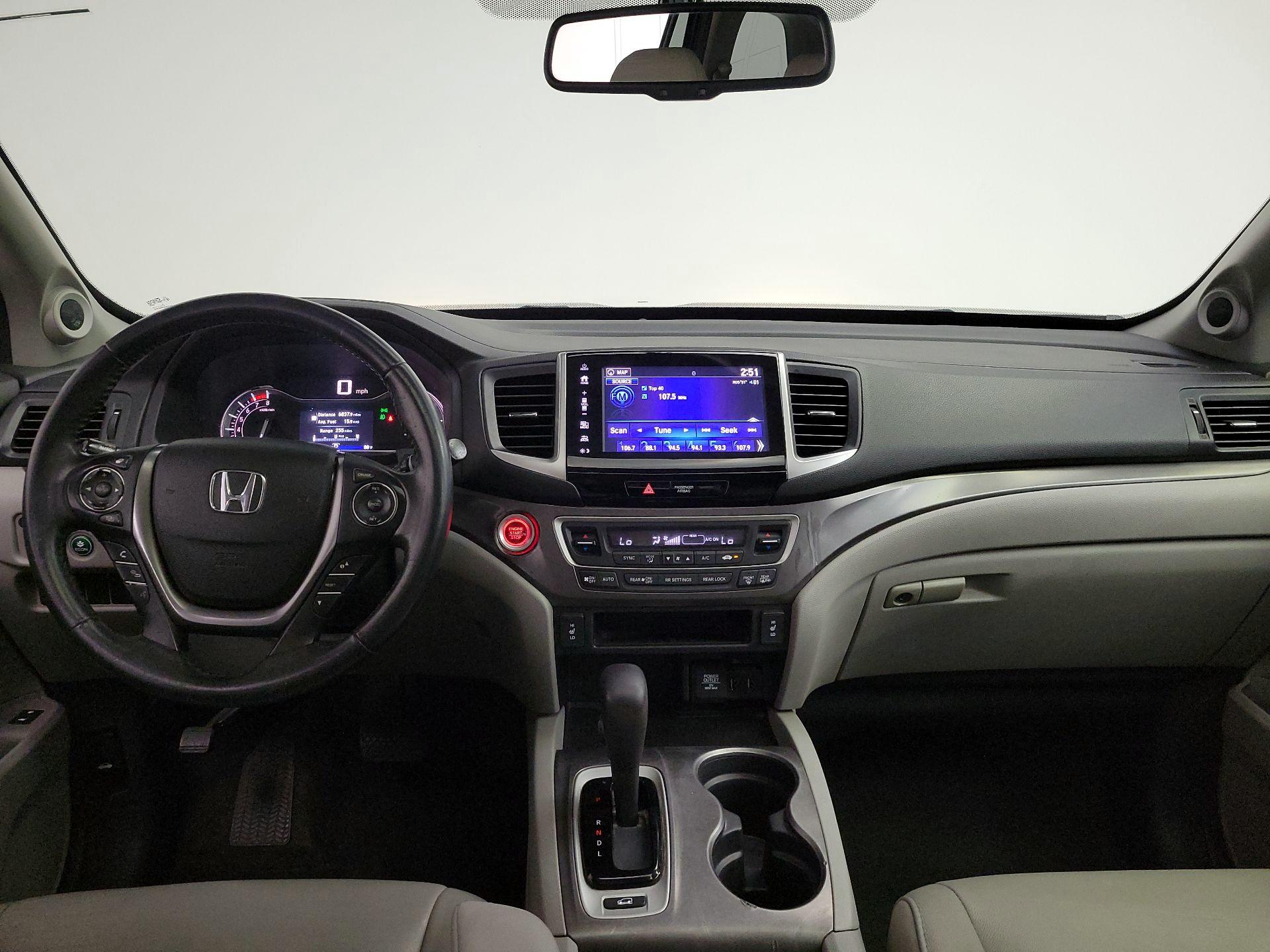 Thumbnail: 2017 Honda Pilot - 9