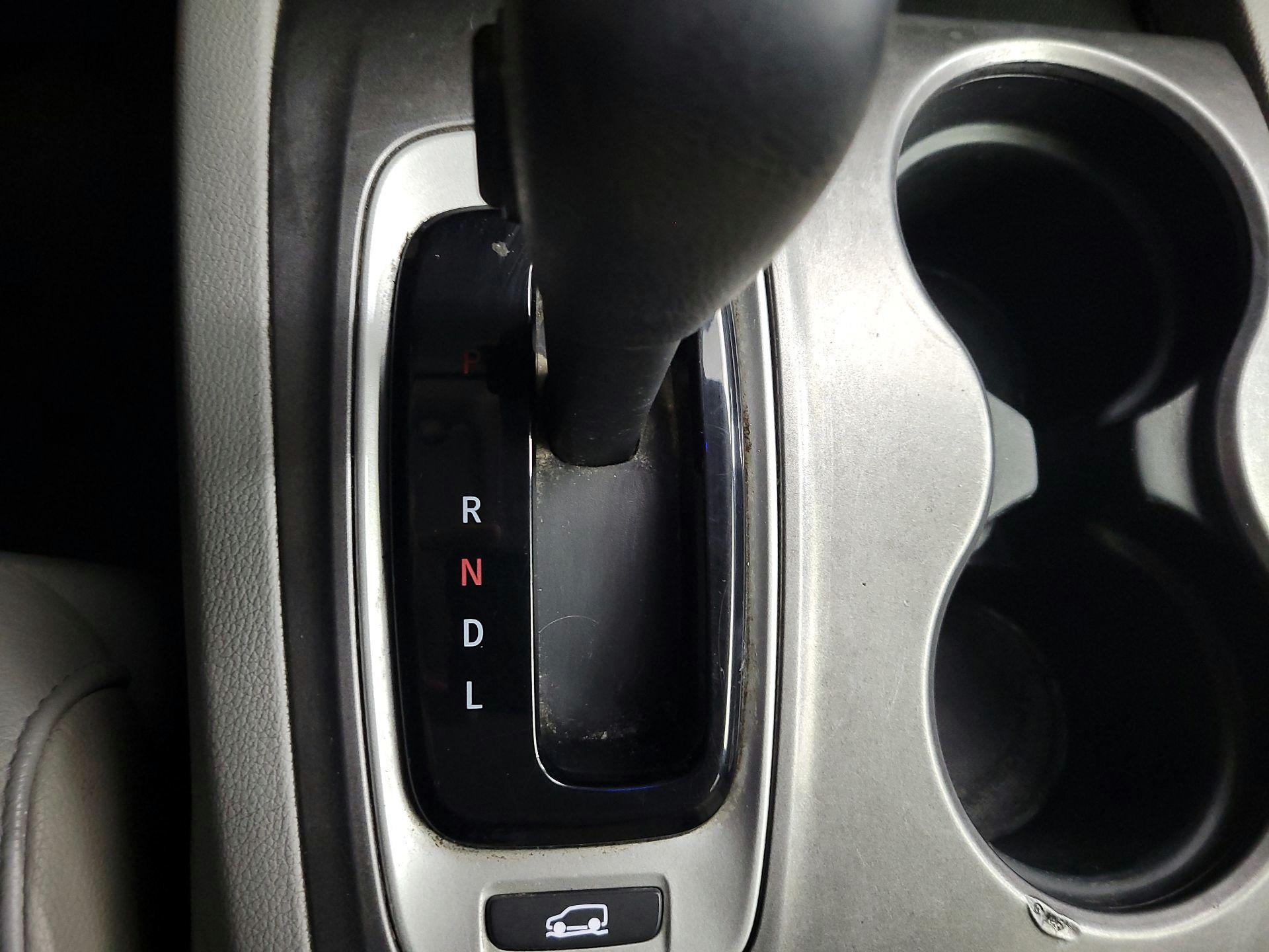 Thumbnail: 2017 Honda Pilot - 17