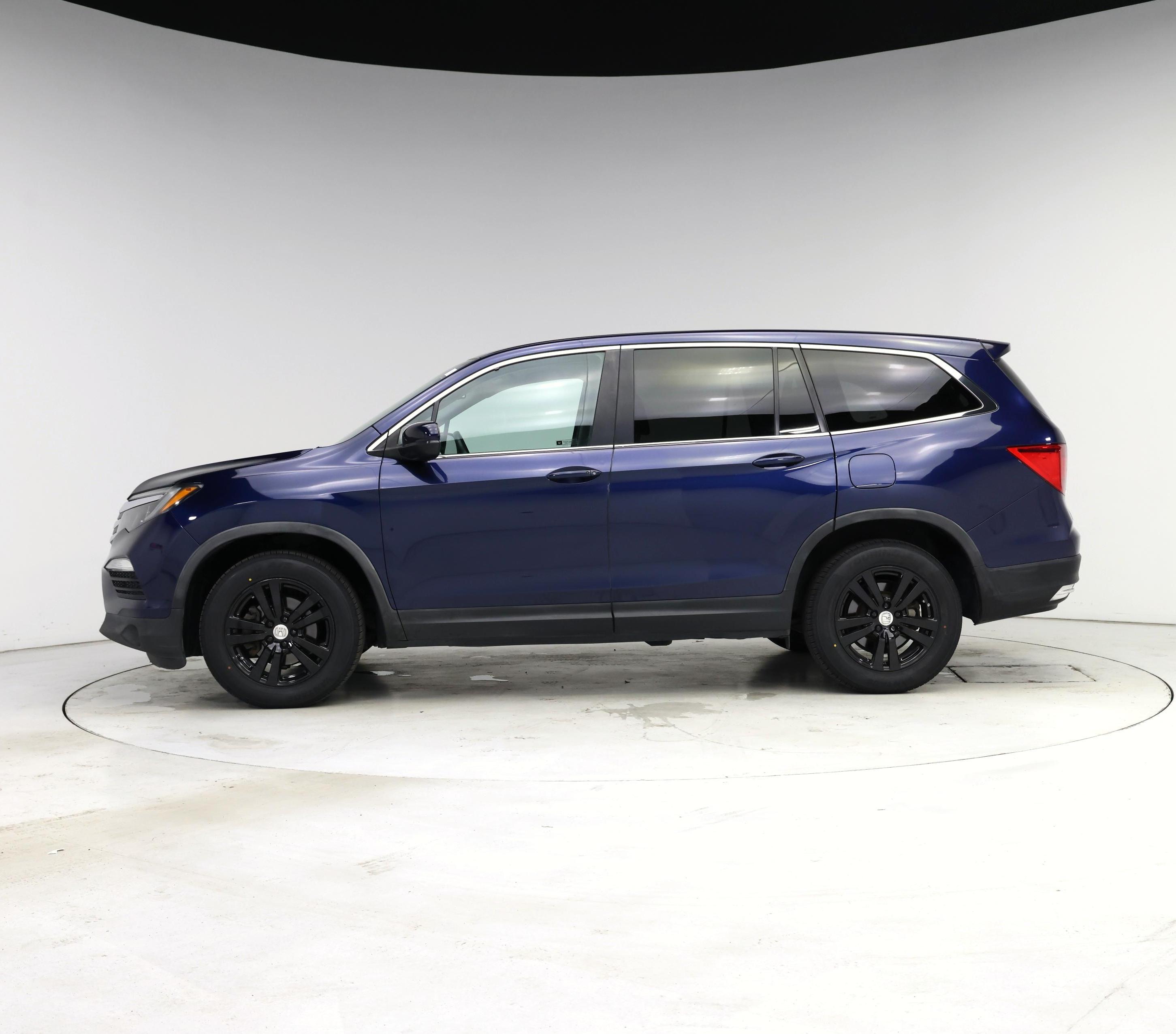 Thumbnail: 2017 Honda Pilot - 3