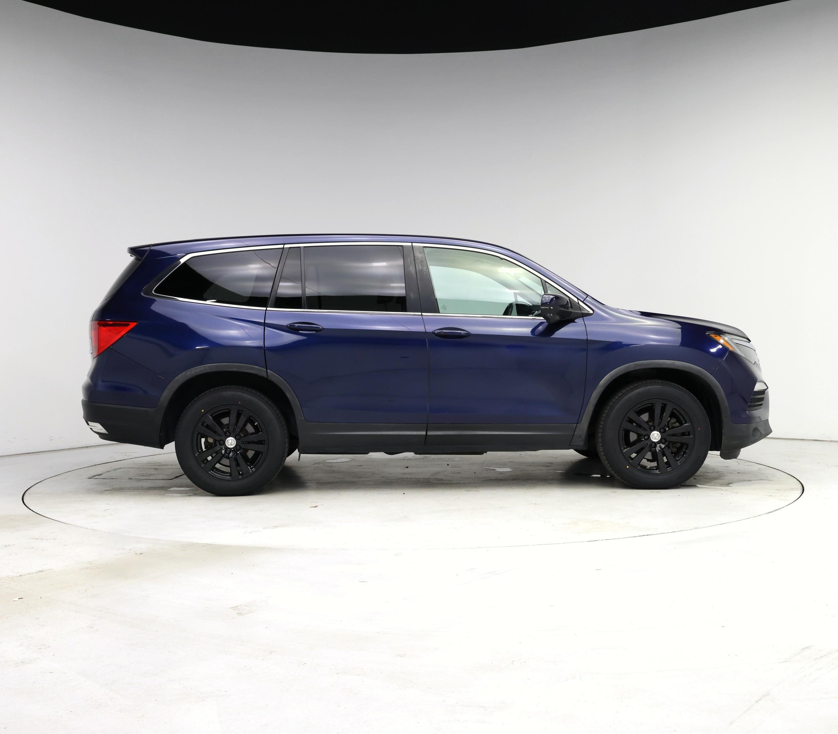 Thumbnail: 2017 Honda Pilot - 7
