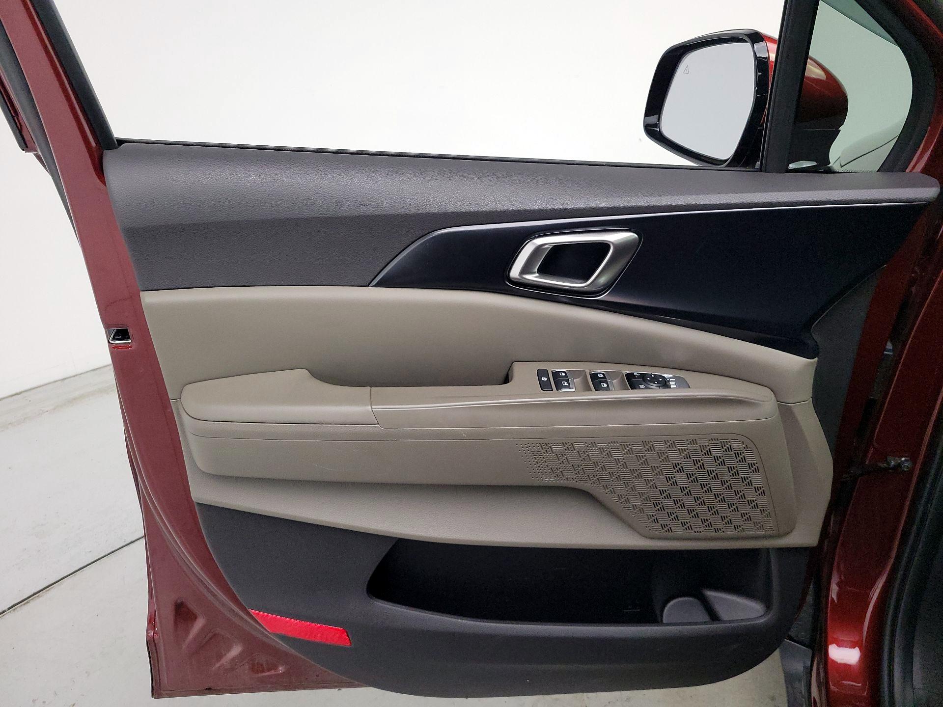 Thumbnail: 2025 Kia Carnival - 12