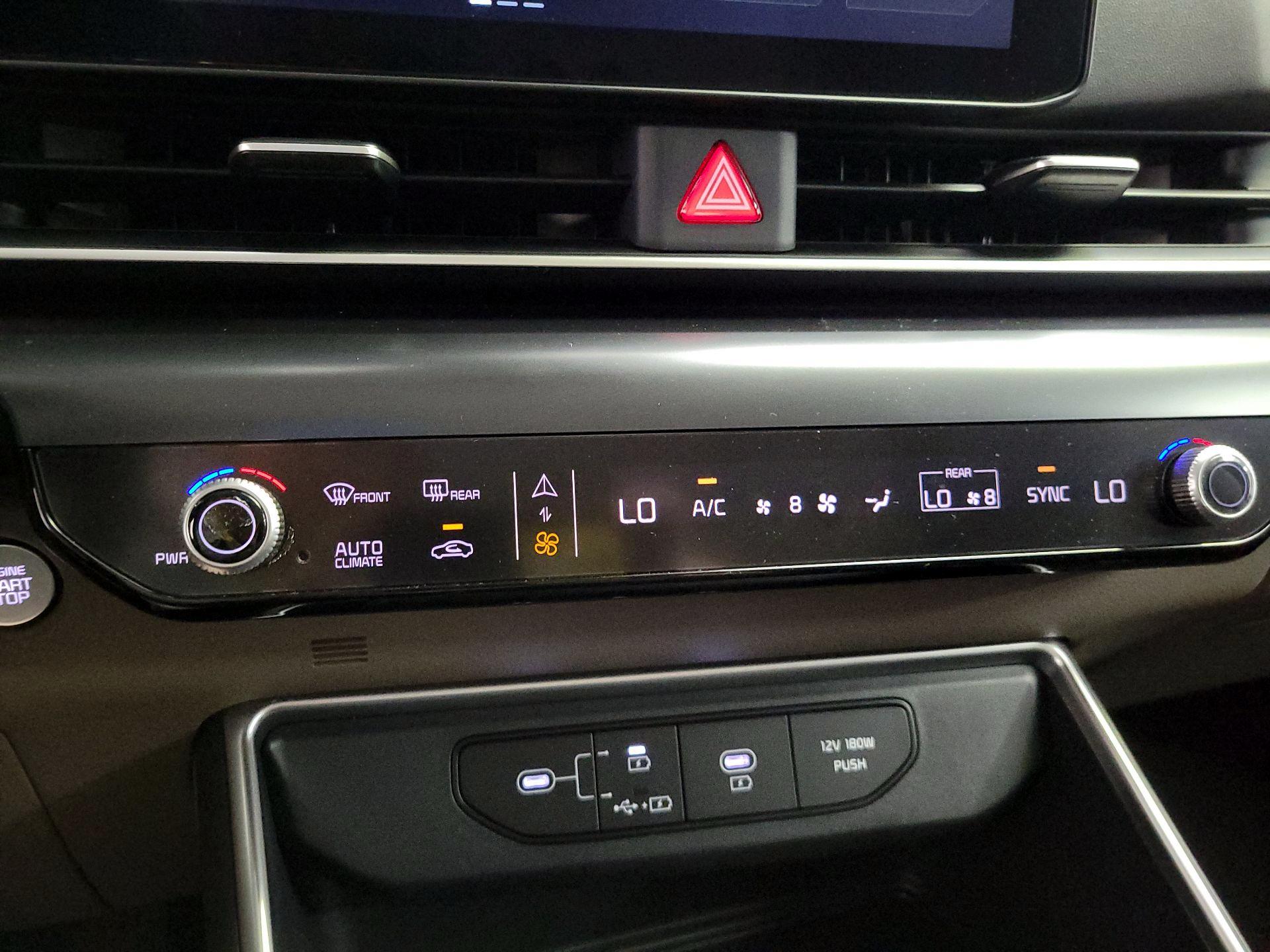 Thumbnail: 2025 Kia Carnival - 17