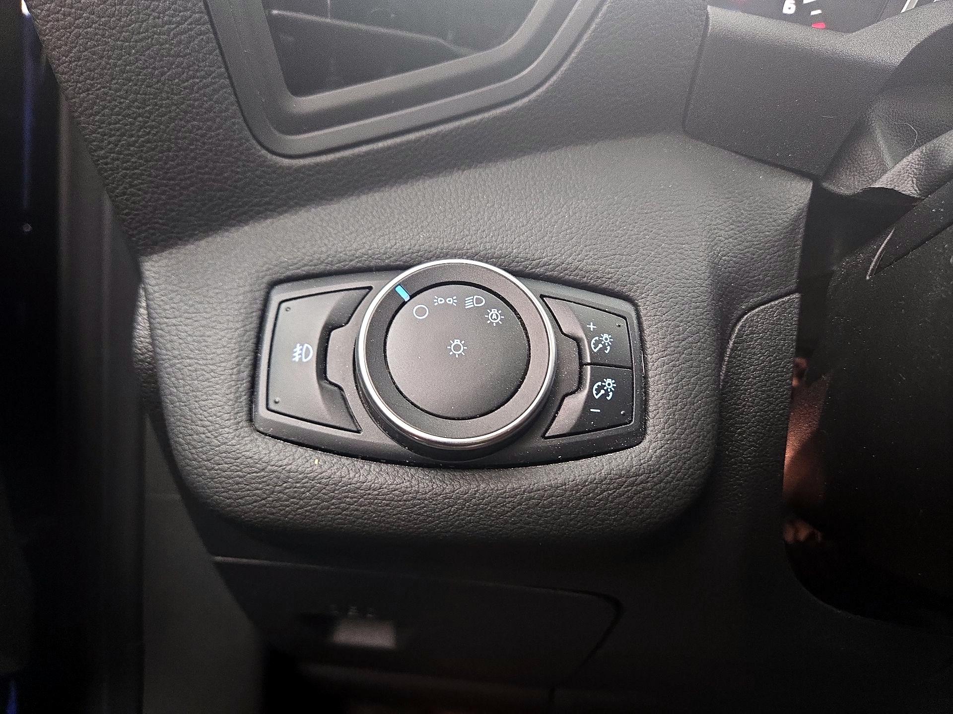 Thumbnail: 2016 Ford Escape - 13