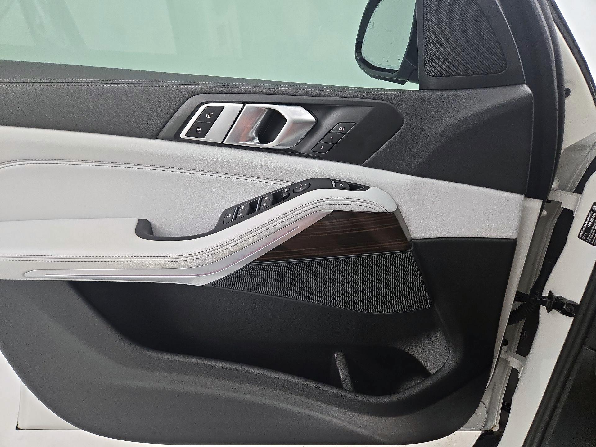 Thumbnail: 2023 BMW X5 - 12