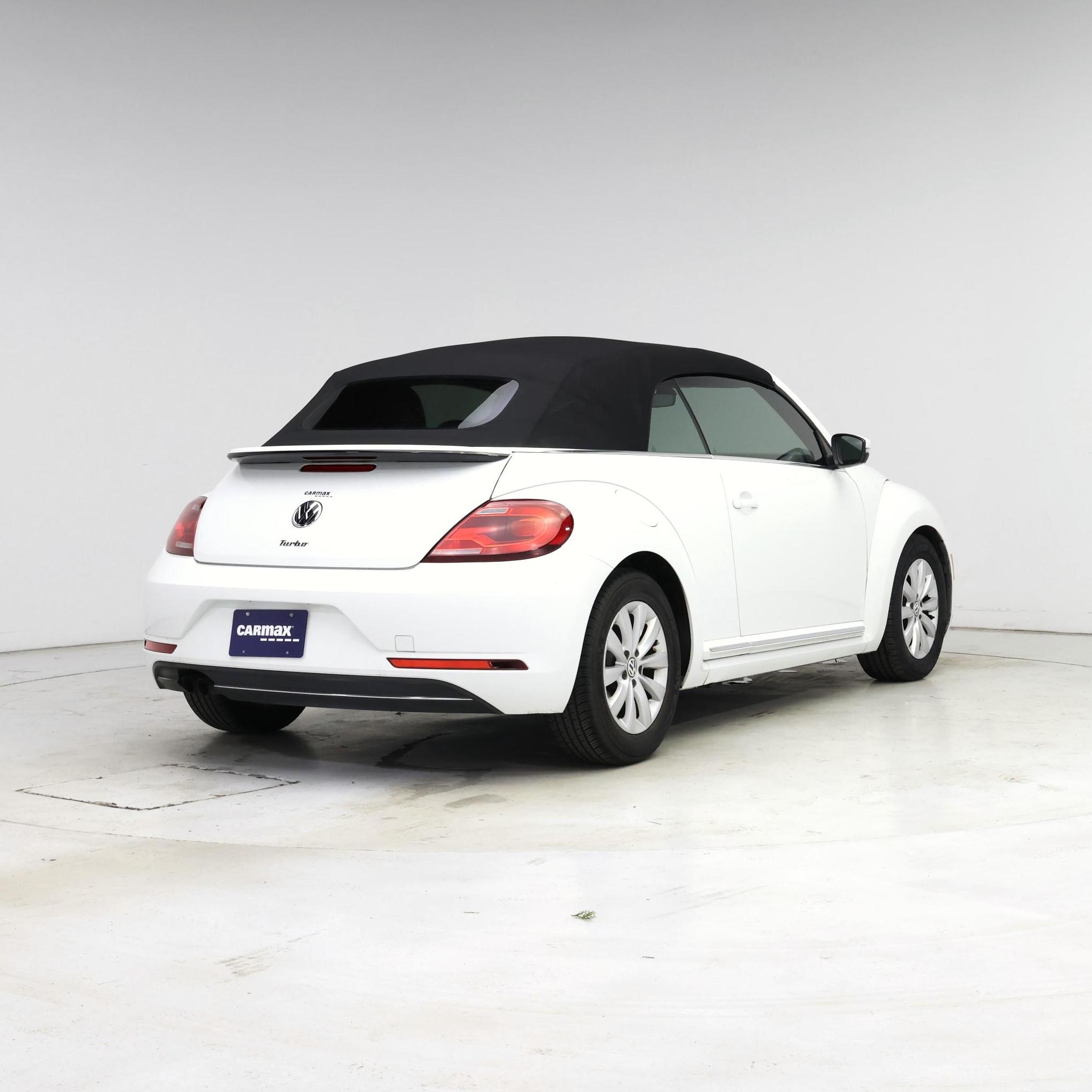 Thumbnail: 2017 Volkswagen Beetle - 8