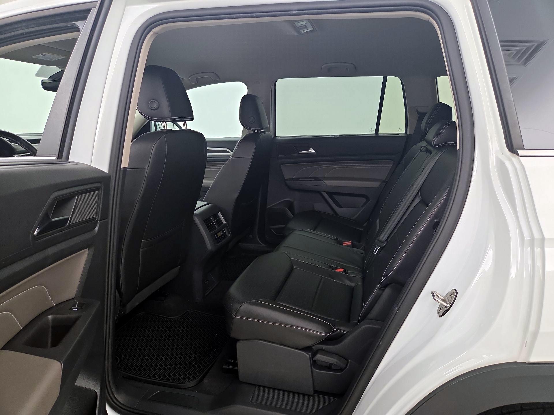 Thumbnail: 2023 Volkswagen Atlas - 19