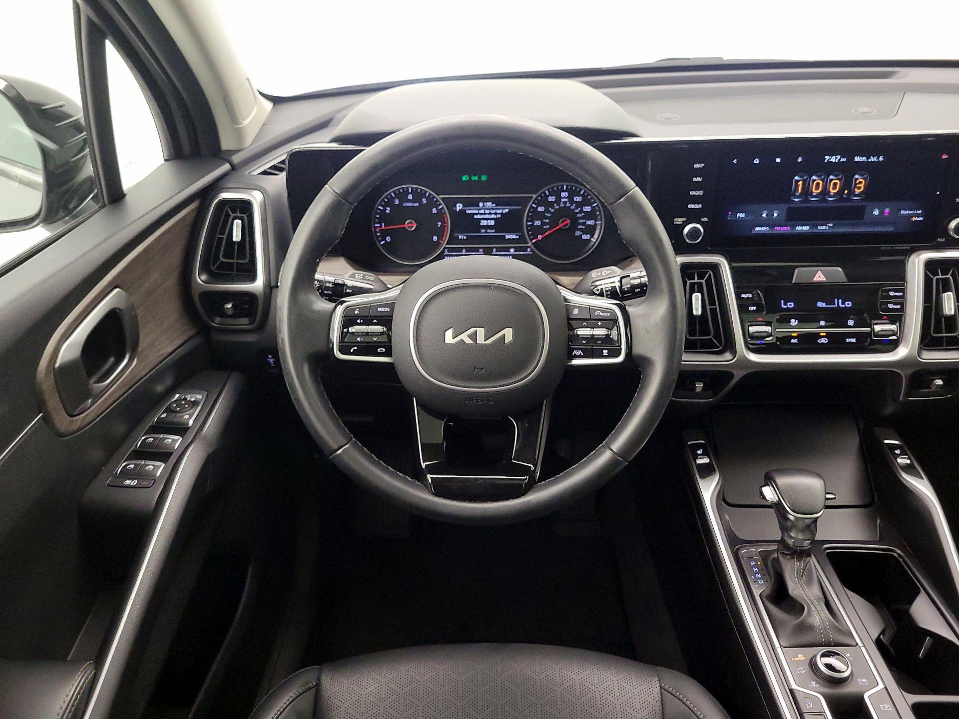 Thumbnail: 2022 Kia Sorento - 10