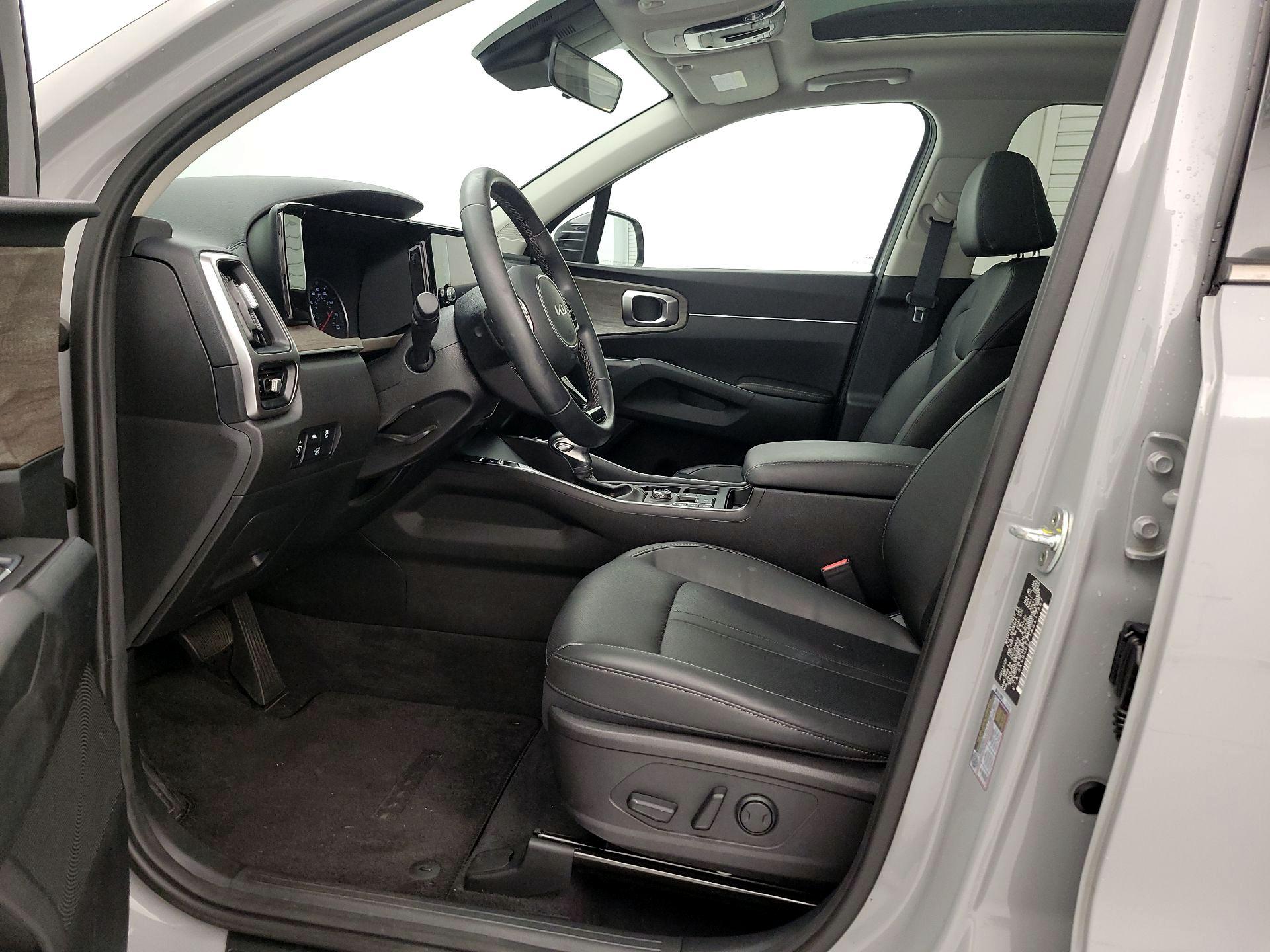 Thumbnail: 2022 Kia Sorento - 11