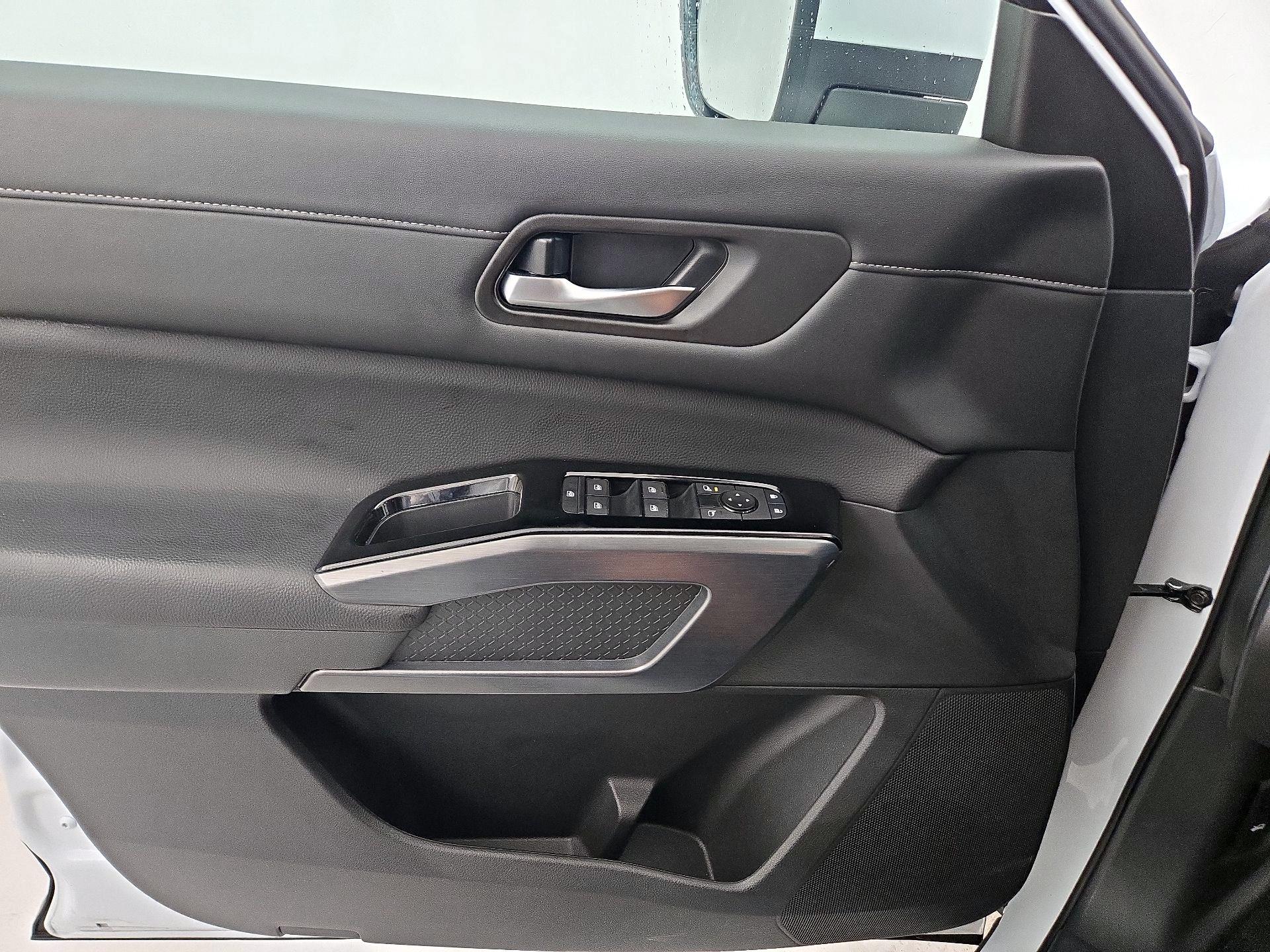 Thumbnail: 2025 Nissan Pathfinder - 12