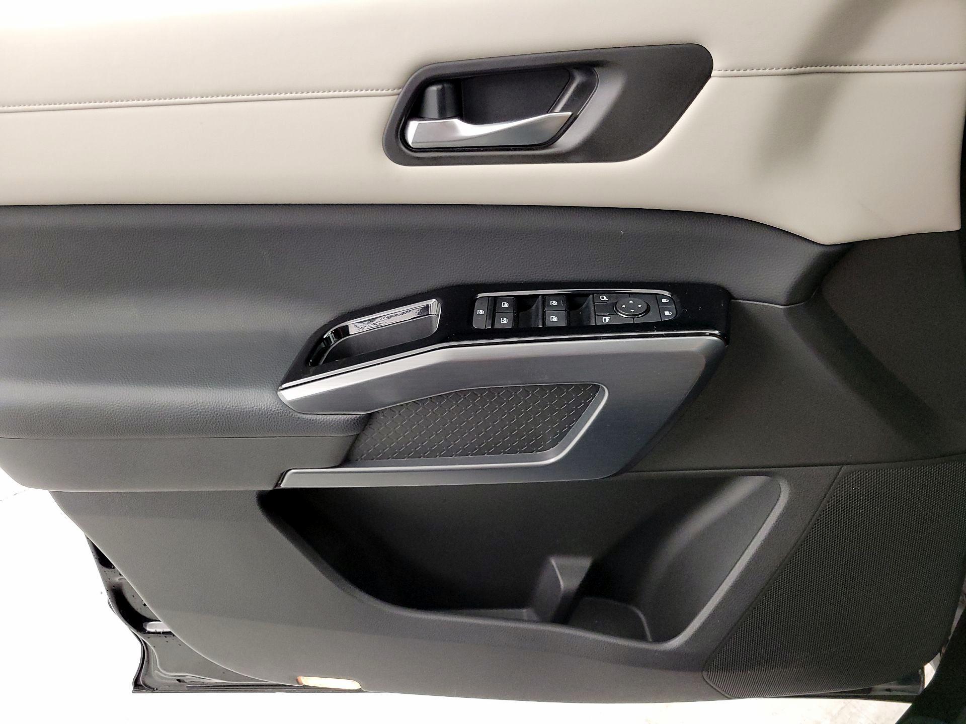 Thumbnail: 2022 Nissan Pathfinder - 12