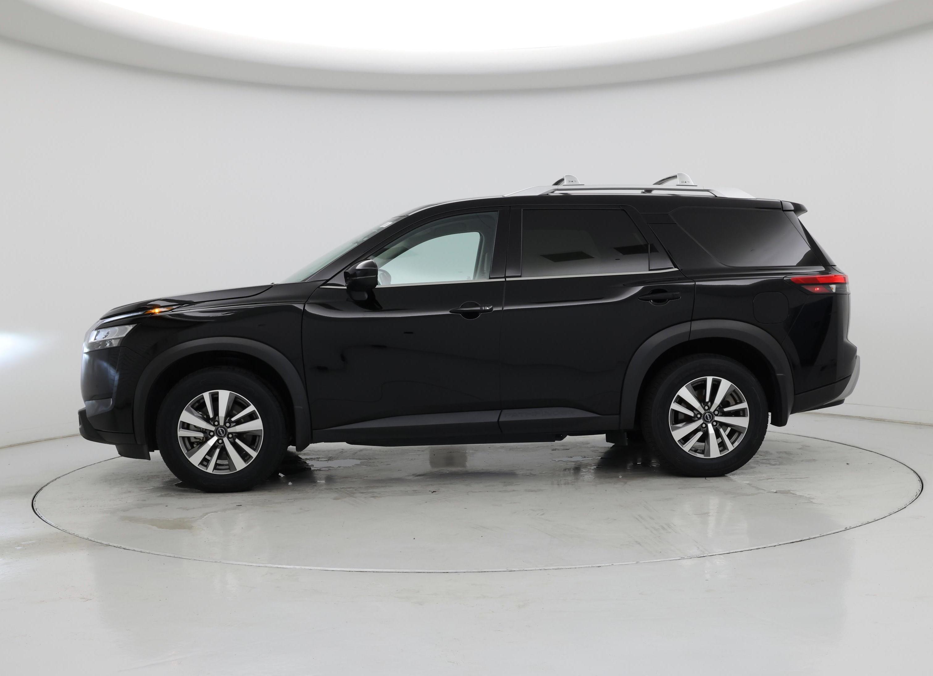 Thumbnail: 2022 Nissan Pathfinder - 3