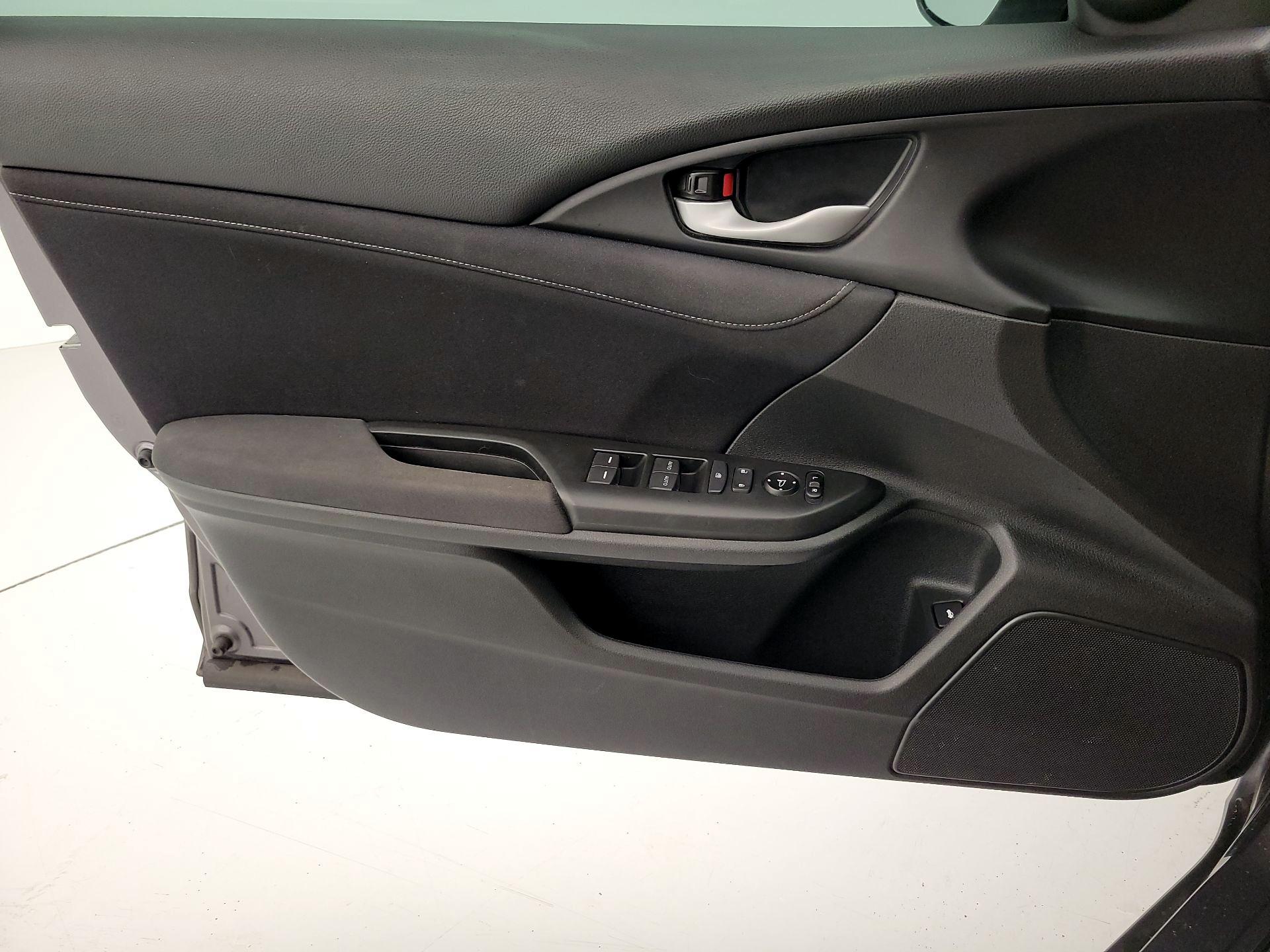 Thumbnail: 2021 Honda Insight - 12