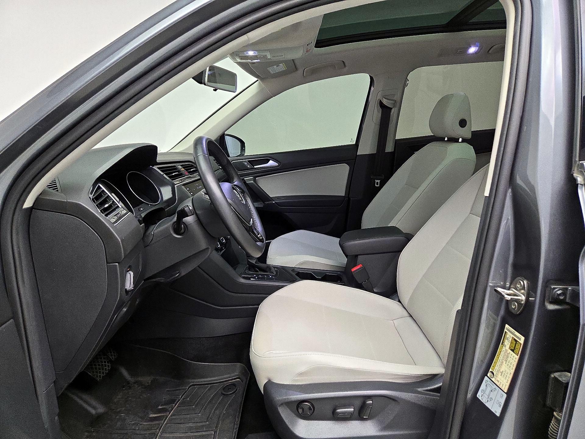 Thumbnail: 2020 Volkswagen Tiguan - 11