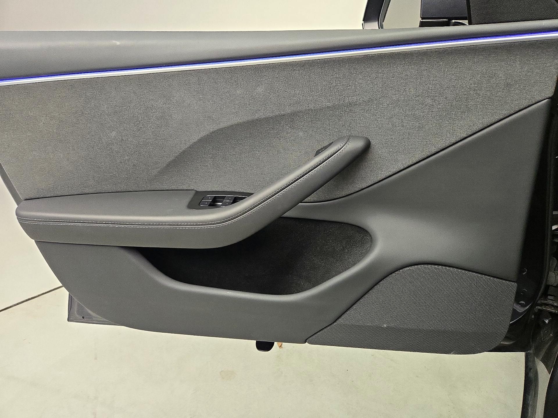 Thumbnail: 2025 Tesla Model 3 - 12