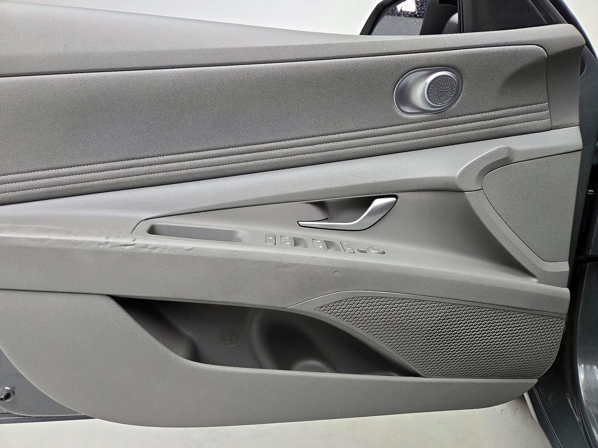 Thumbnail: 2025 Hyundai Elantra - 12