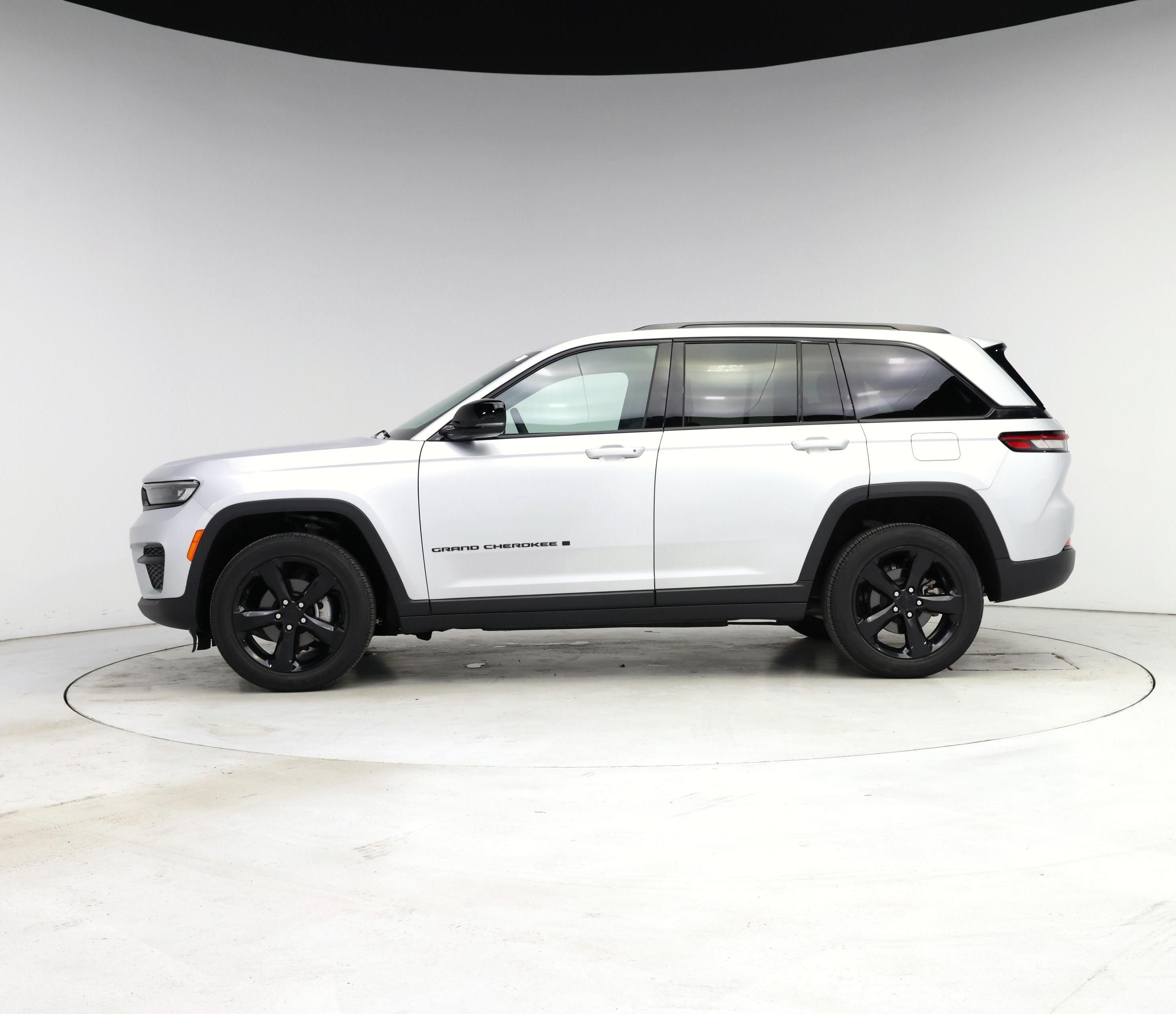 Thumbnail: 2023 Jeep Grand Cherokee - 3