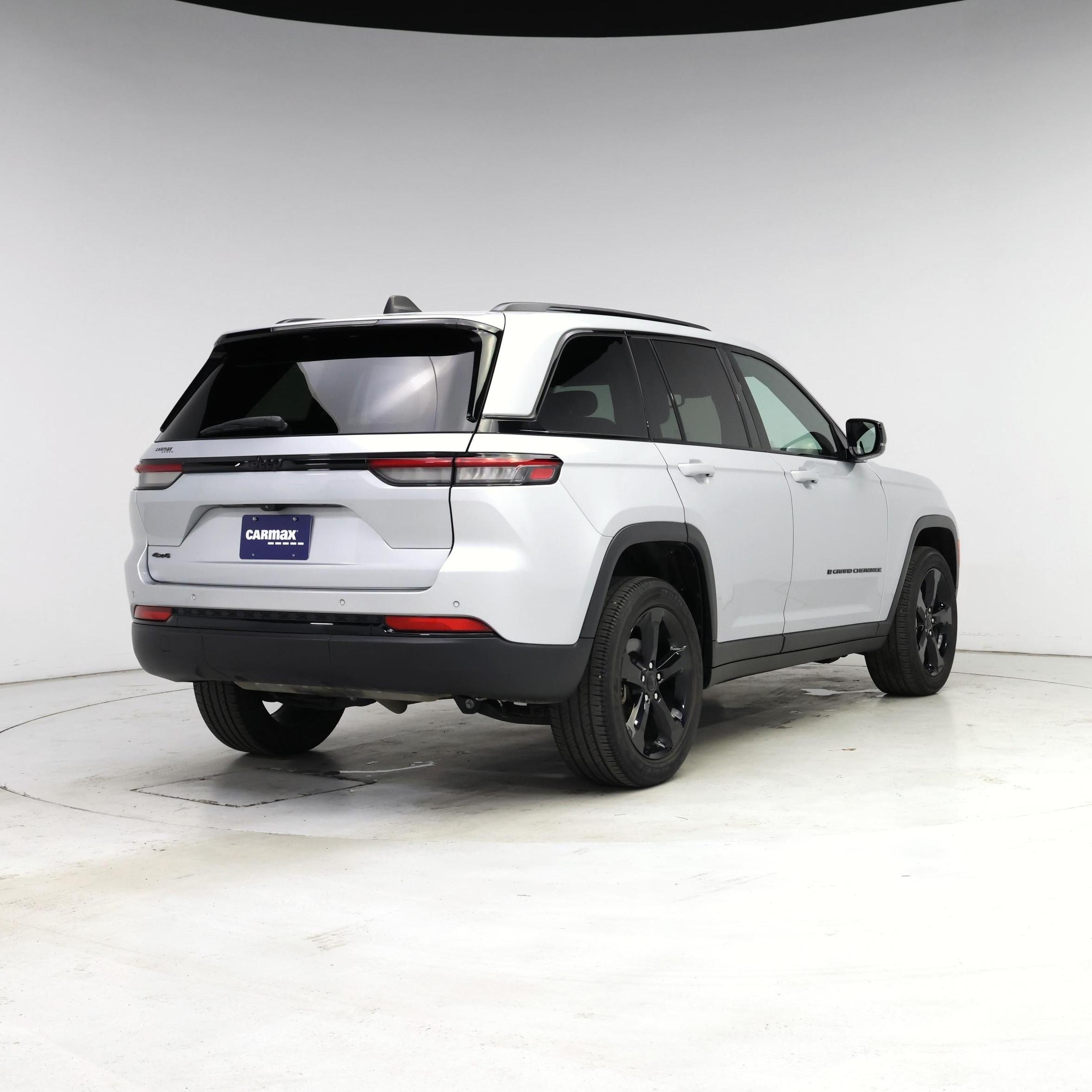 Thumbnail: 2023 Jeep Grand Cherokee - 8