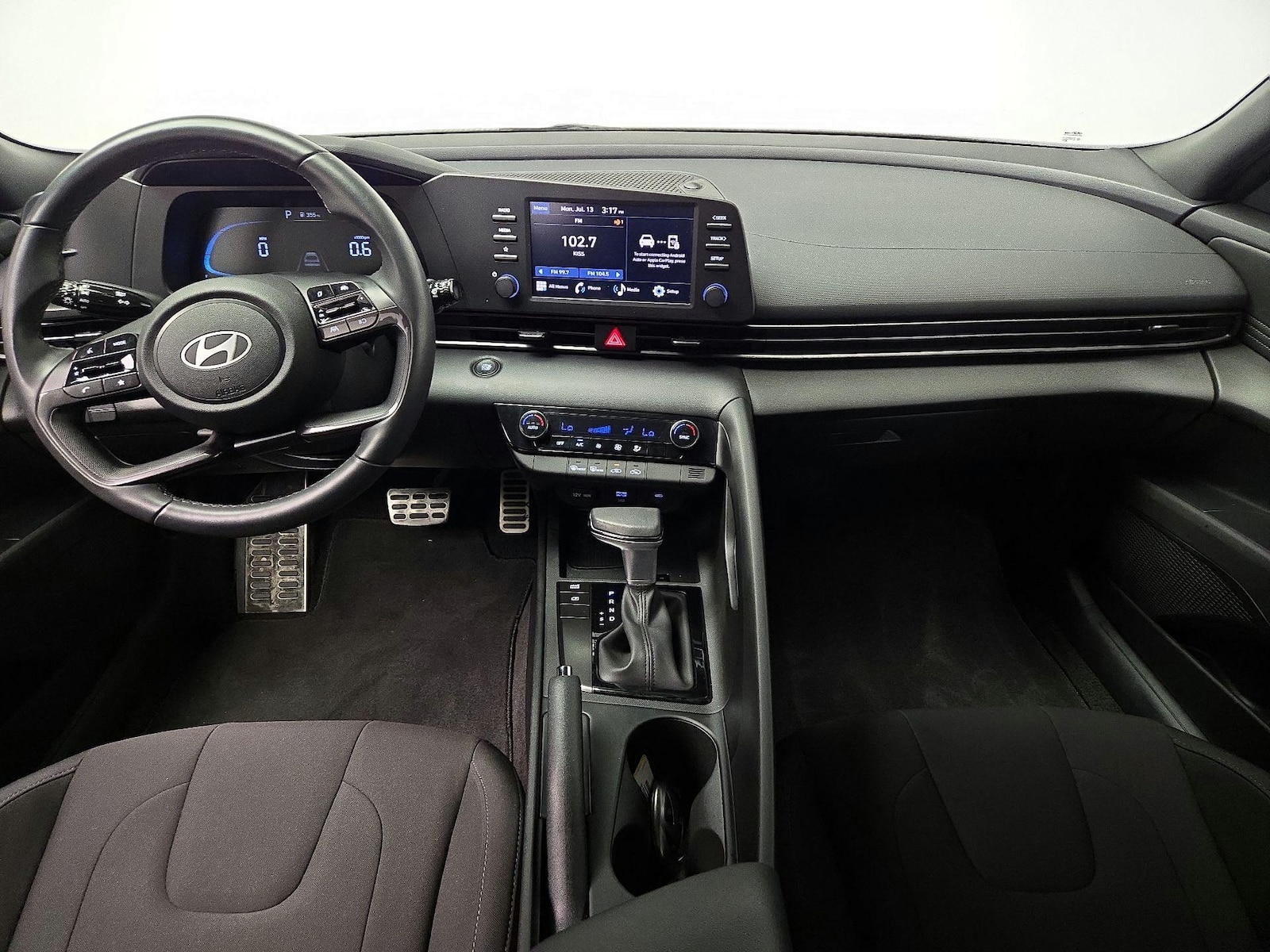 2025 Hyundai Elantra SEL - Photo 10