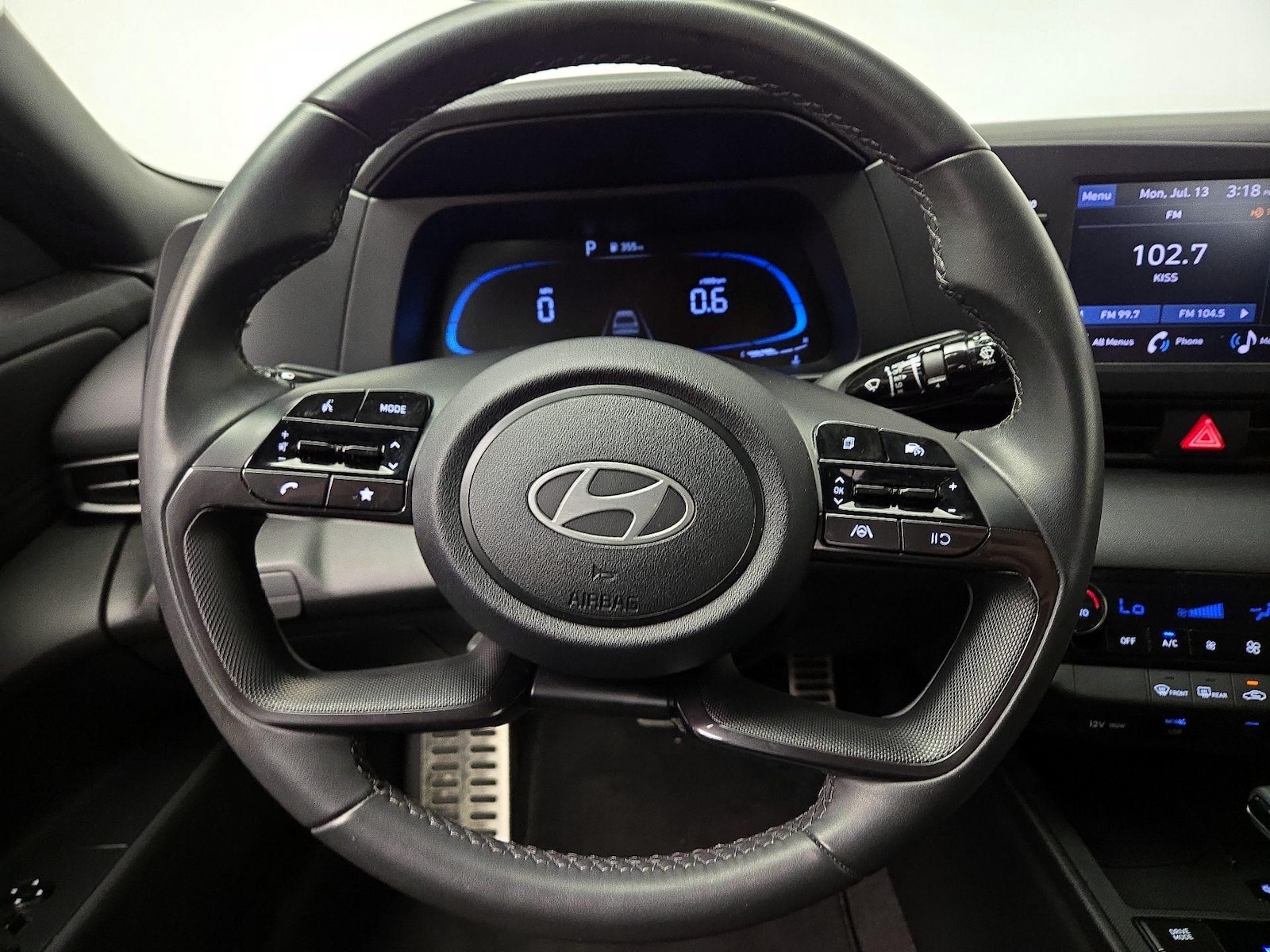 2025 Hyundai Elantra SEL - Photo 11