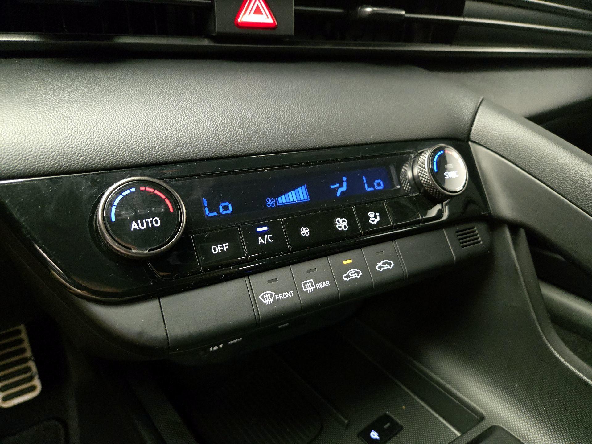Thumbnail: 2025 Hyundai Elantra - 16