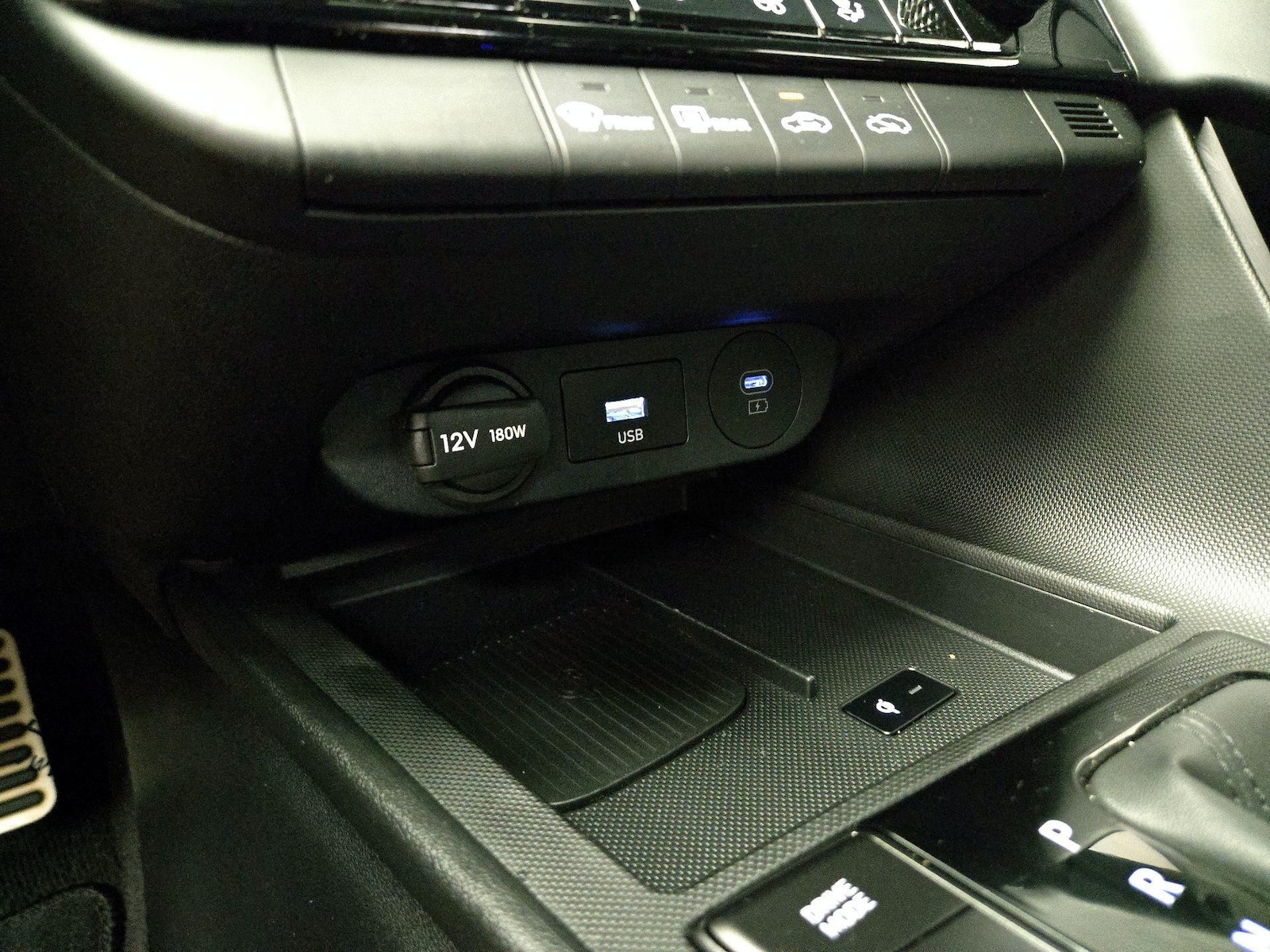 2025 Hyundai Elantra SEL - Photo 19