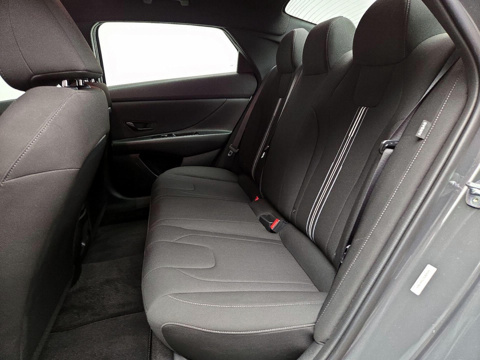 2025 Hyundai Elantra SEL - Photo 20