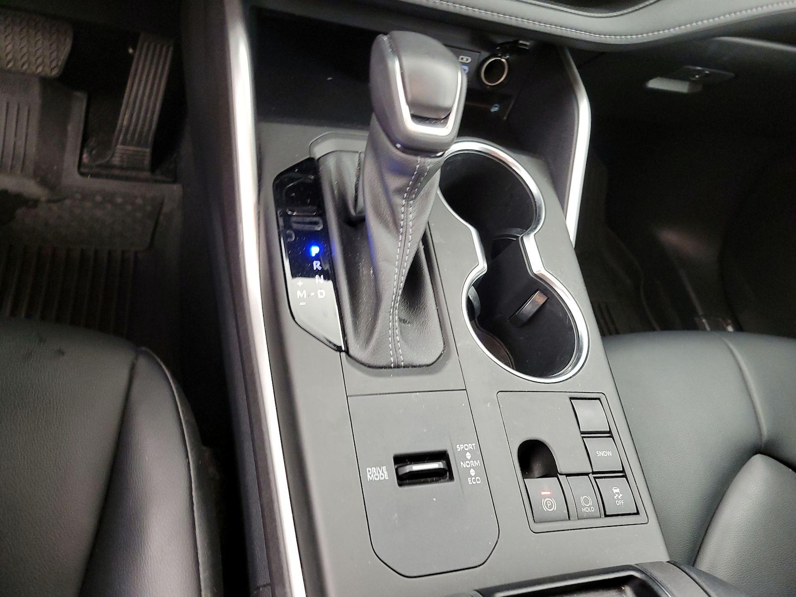 2023 Toyota Highlander XLE - Photo 18