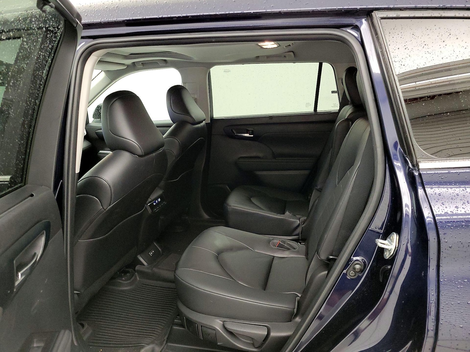 2023 Toyota Highlander XLE - Photo 21