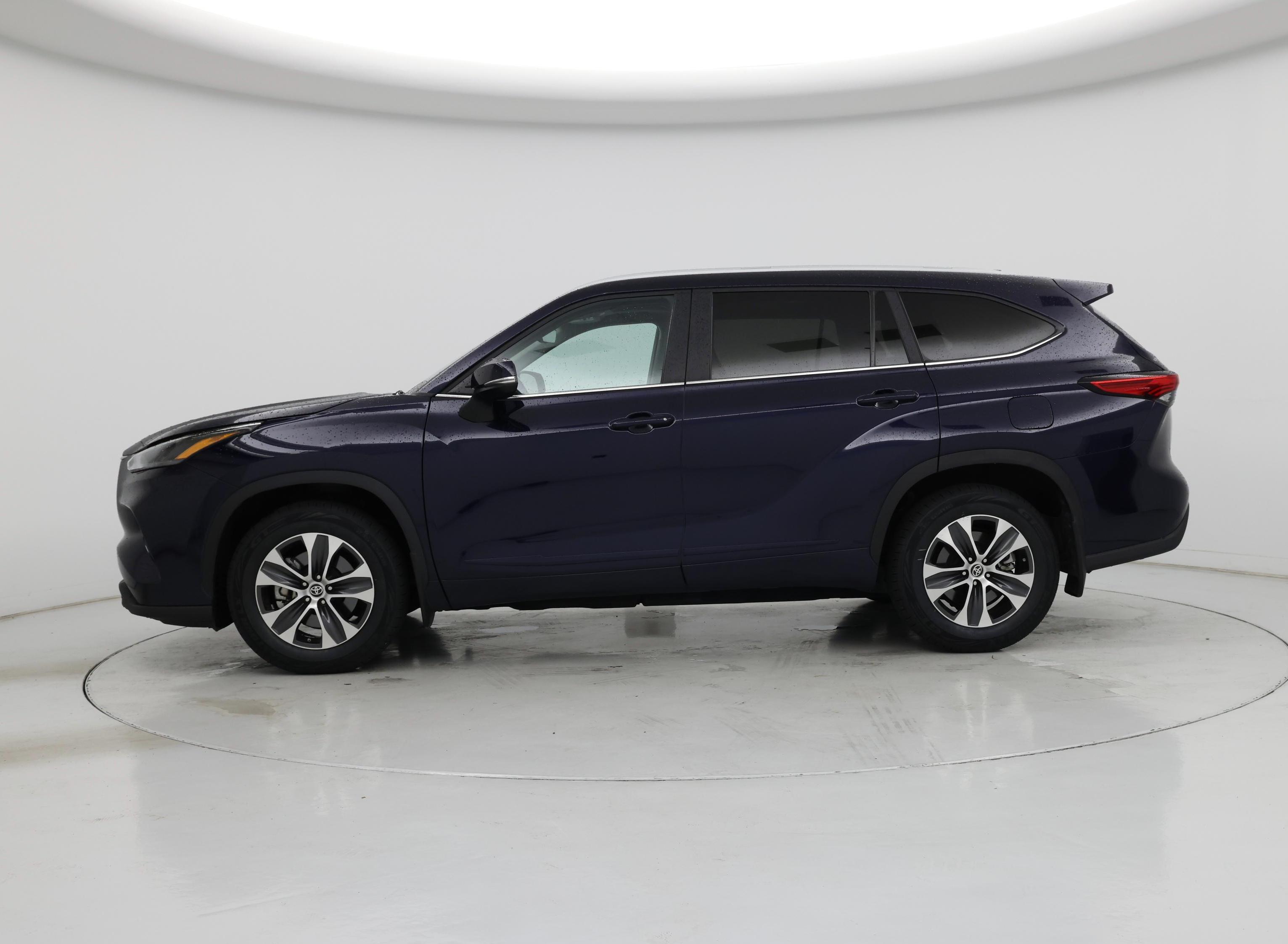 Thumbnail: 2023 Toyota Highlander - 3