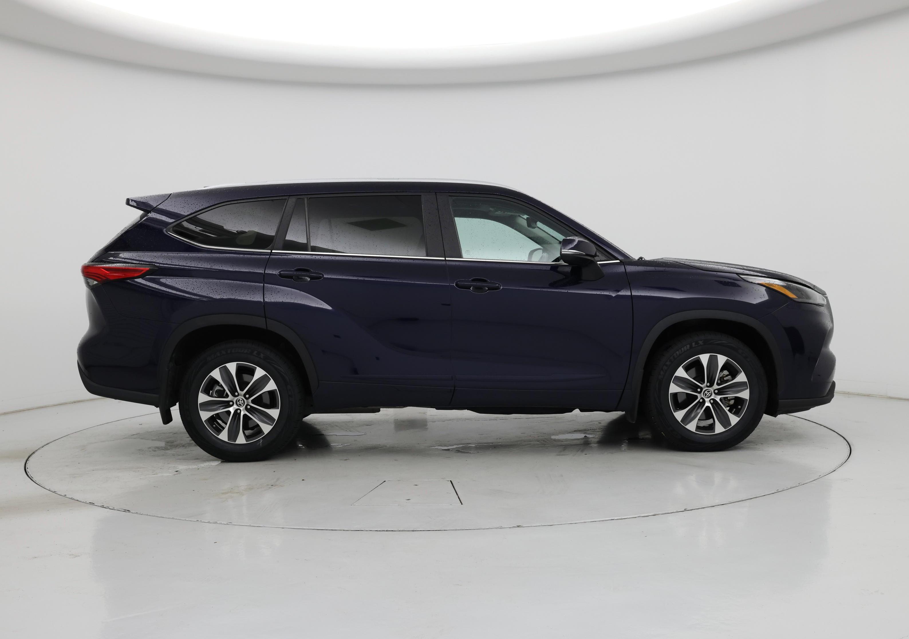 Thumbnail: 2023 Toyota Highlander - 7