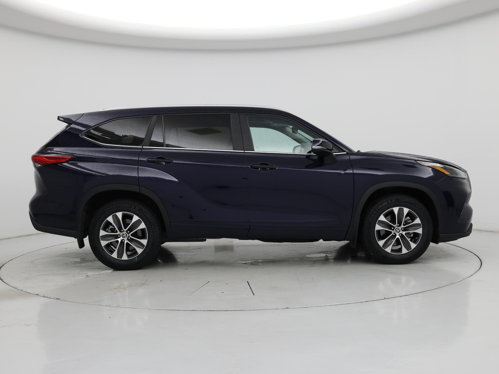 2023 Toyota Highlander XLE - Photo 8