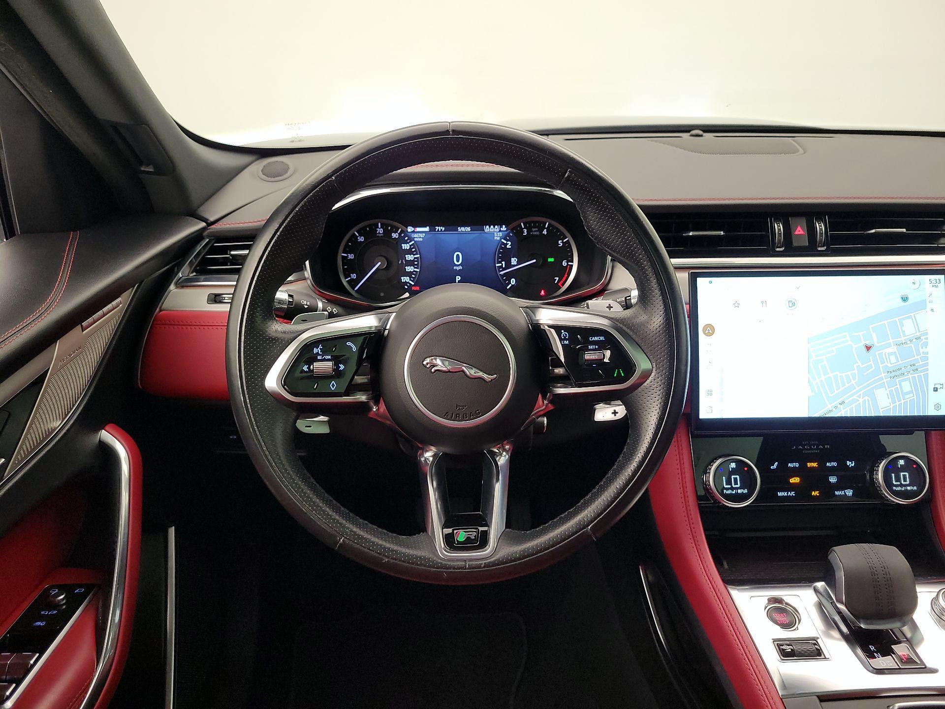 Thumbnail: 2021 Jaguar F-Pace - 10