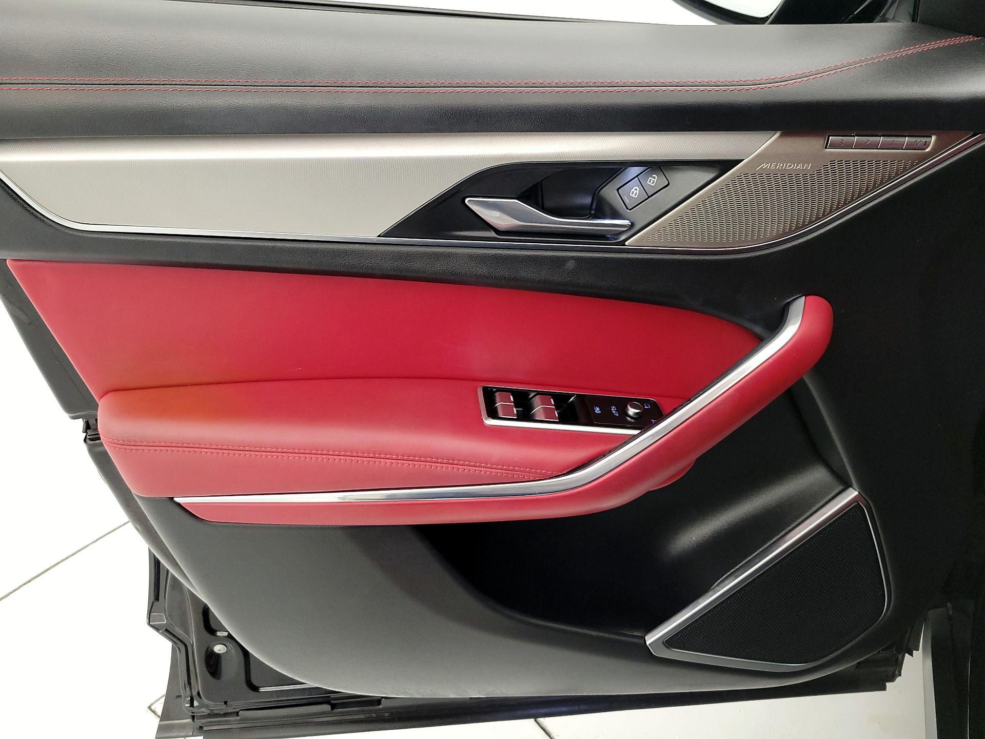 Thumbnail: 2021 Jaguar F-Pace - 12