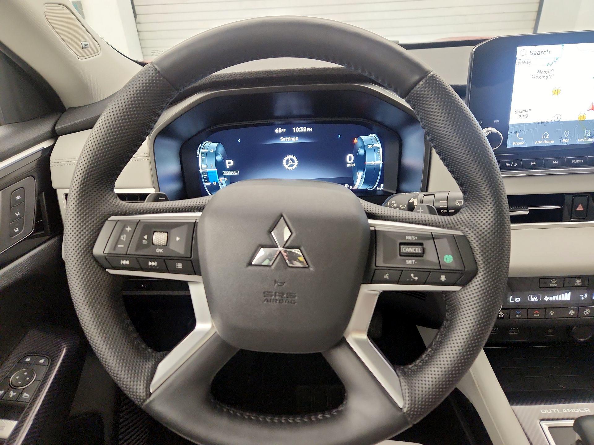 Thumbnail: 2023 Mitsubishi Outlander - 10