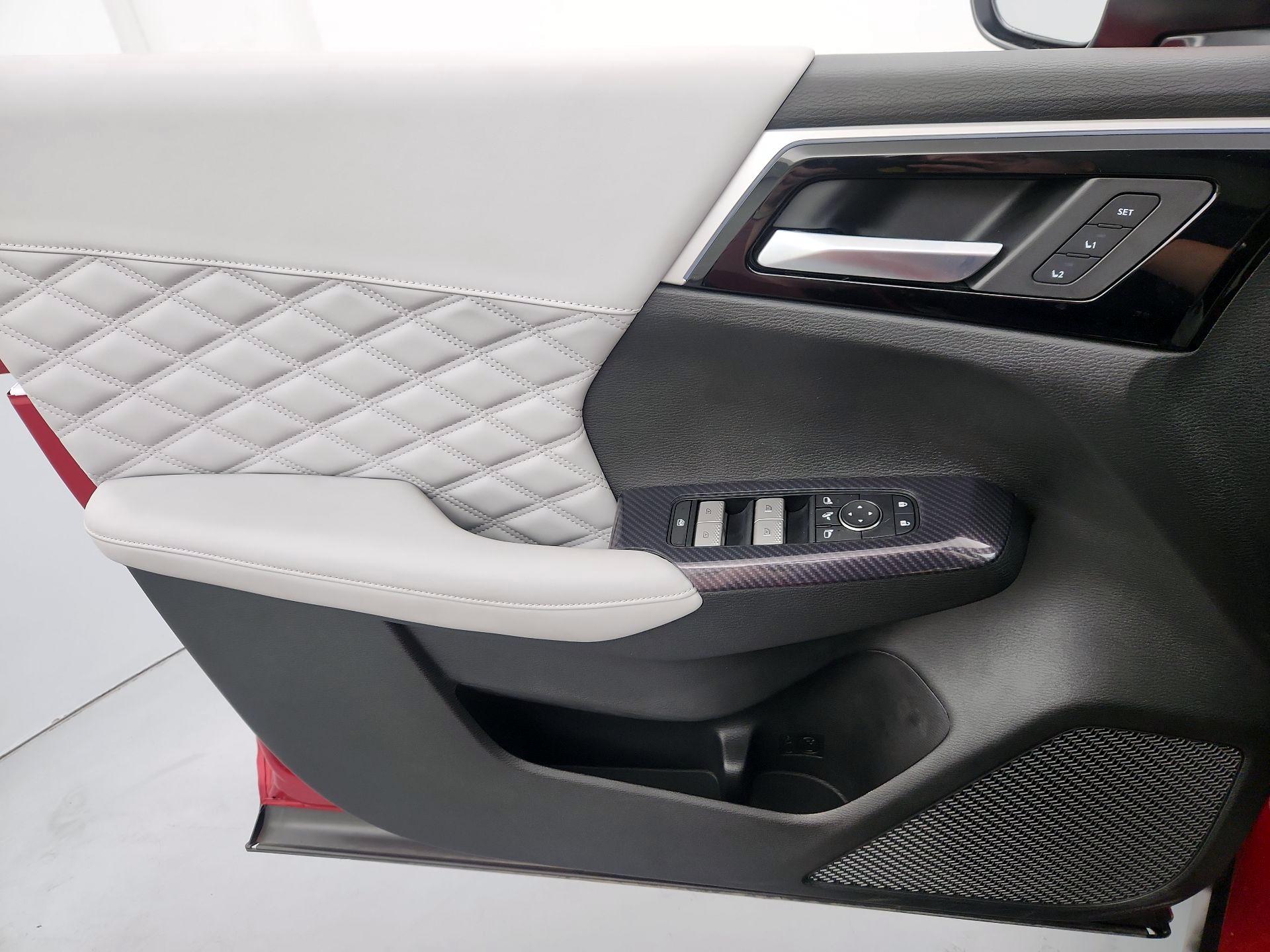 Thumbnail: 2023 Mitsubishi Outlander - 12