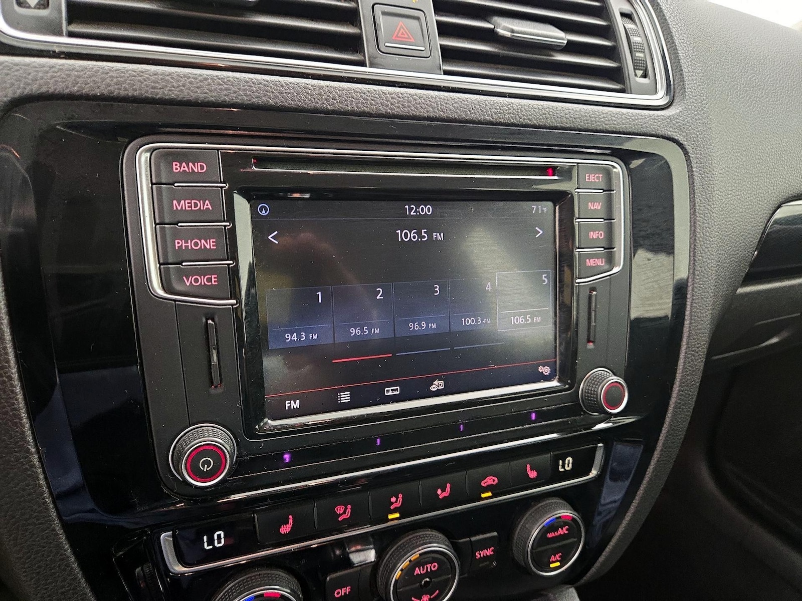 2017 Volkswagen Jetta SEL Premium - Photo 17