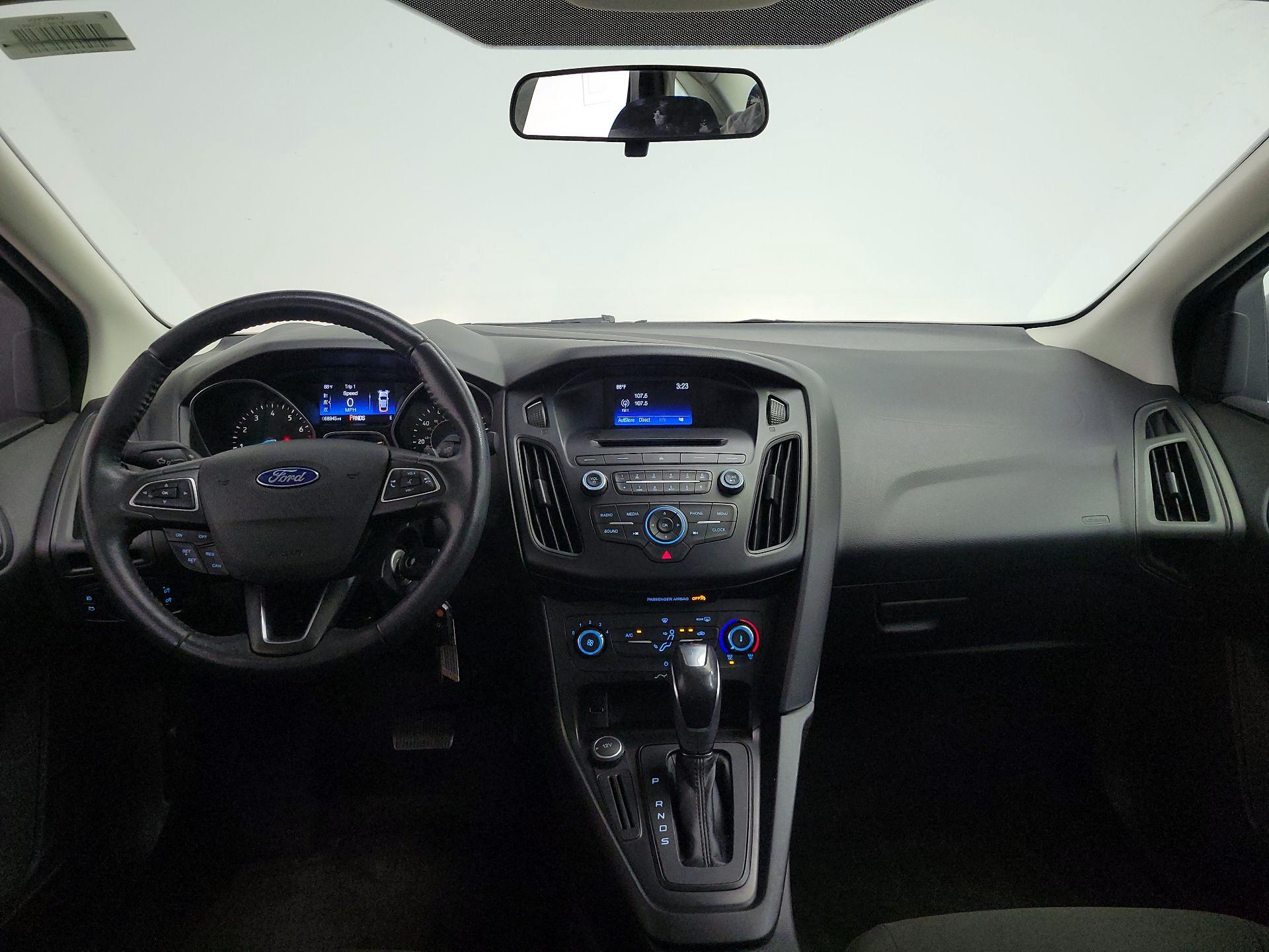Thumbnail: 2015 Ford Focus - 9