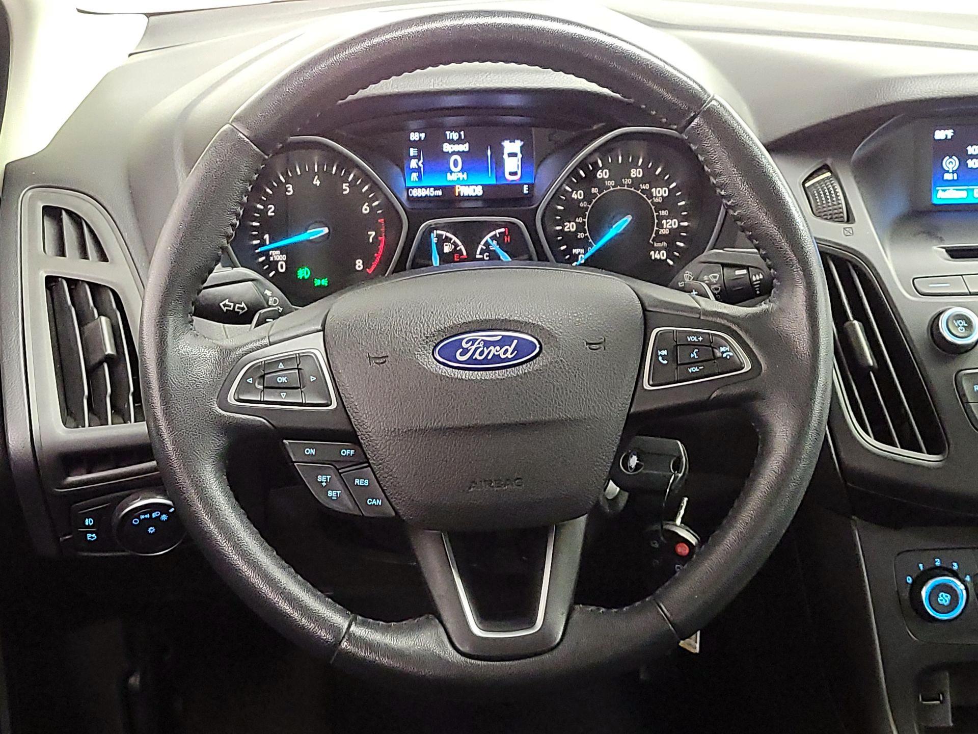 Thumbnail: 2015 Ford Focus - 10