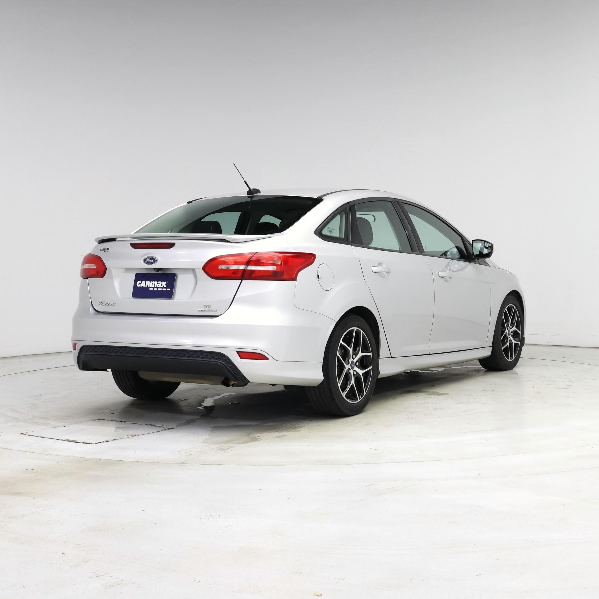 Thumbnail: 2015 Ford Focus - 8