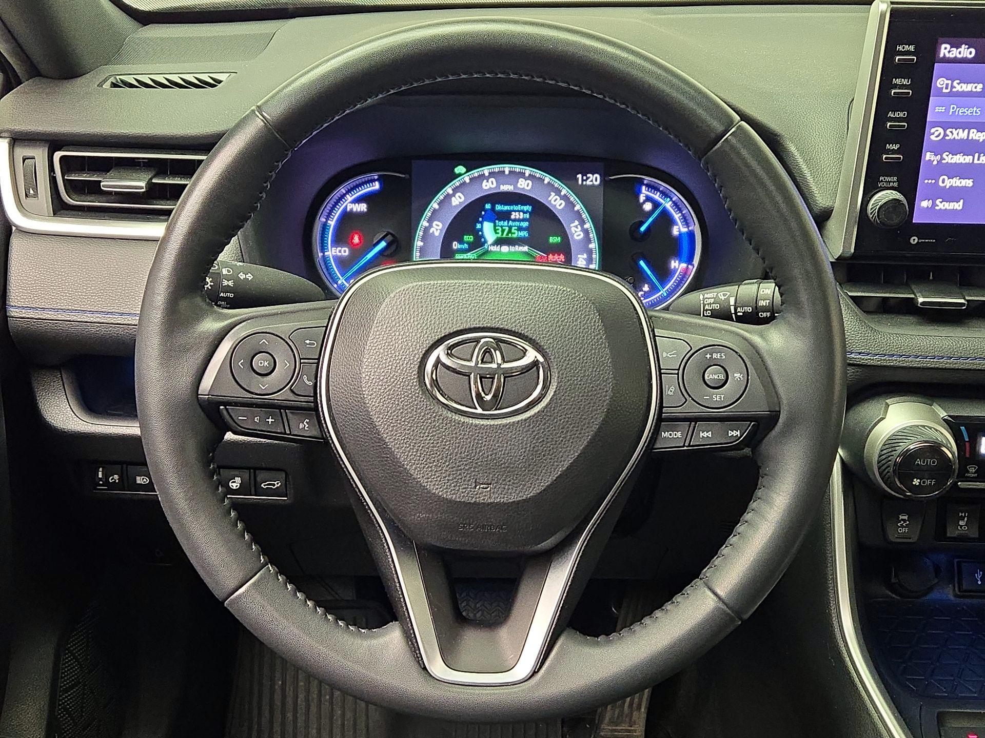 Thumbnail: 2022 Toyota RAV4 - 10