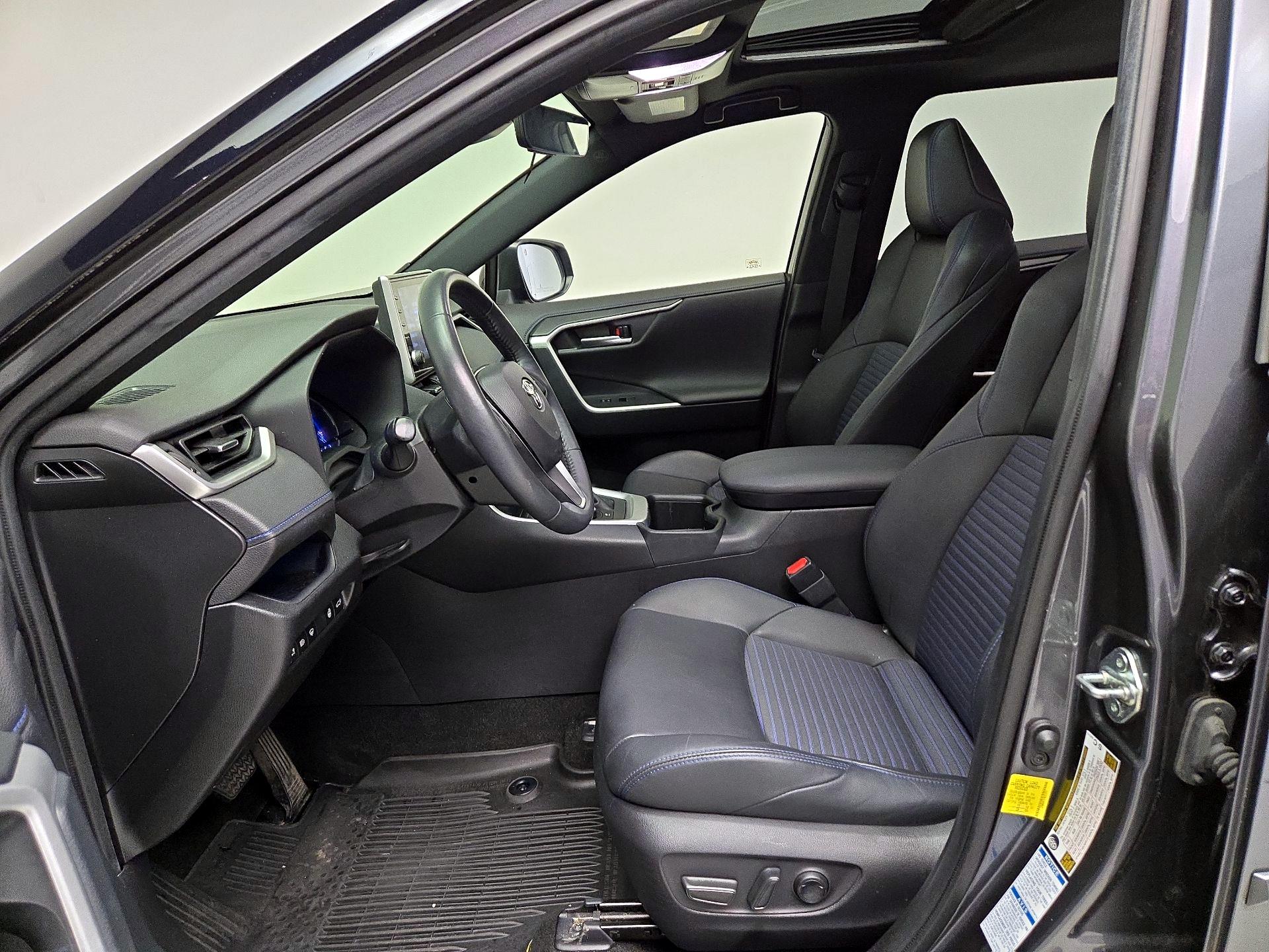 Thumbnail: 2022 Toyota RAV4 - 11