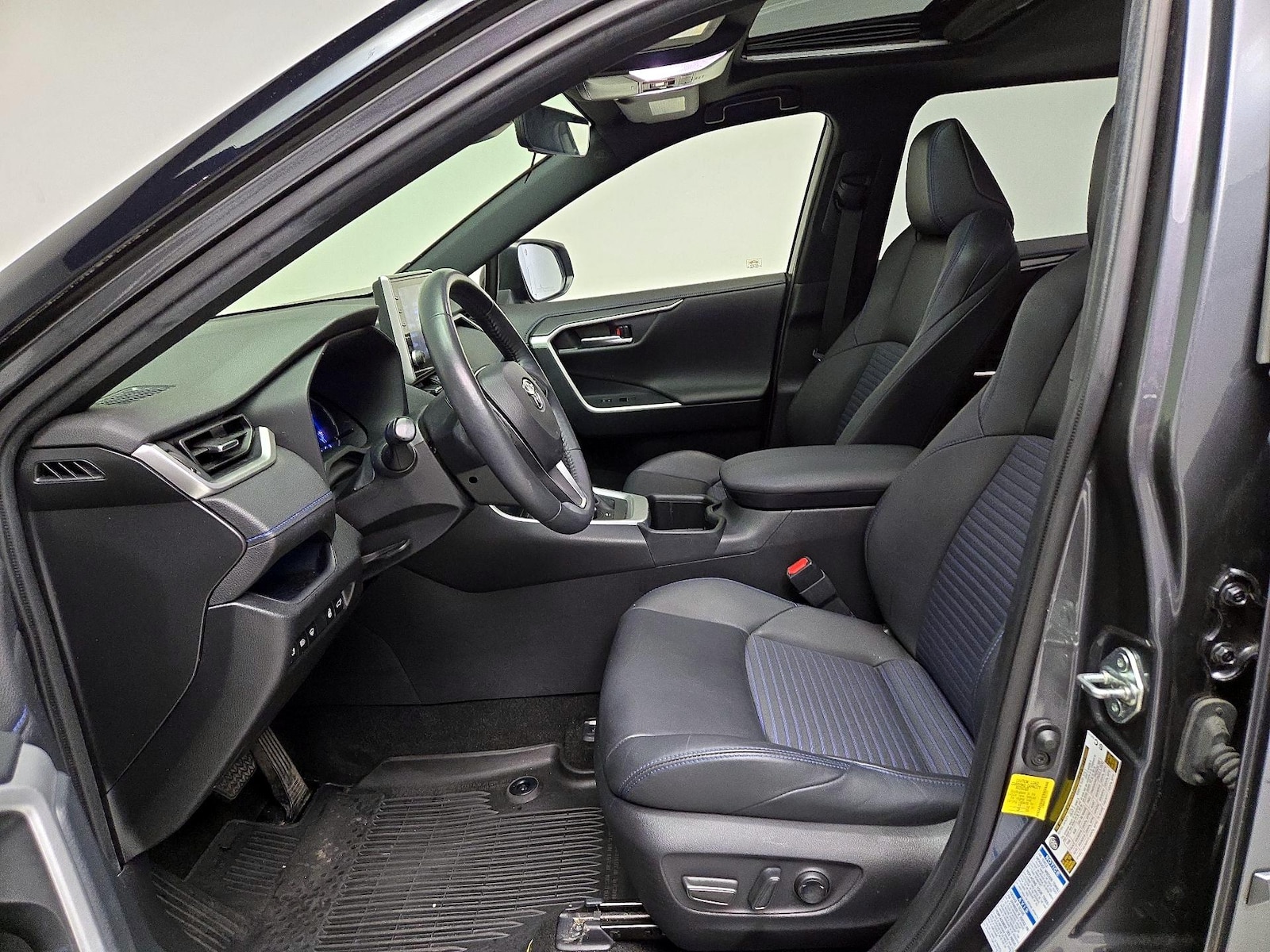 2022 Toyota RAV4 XSE - Photo 12