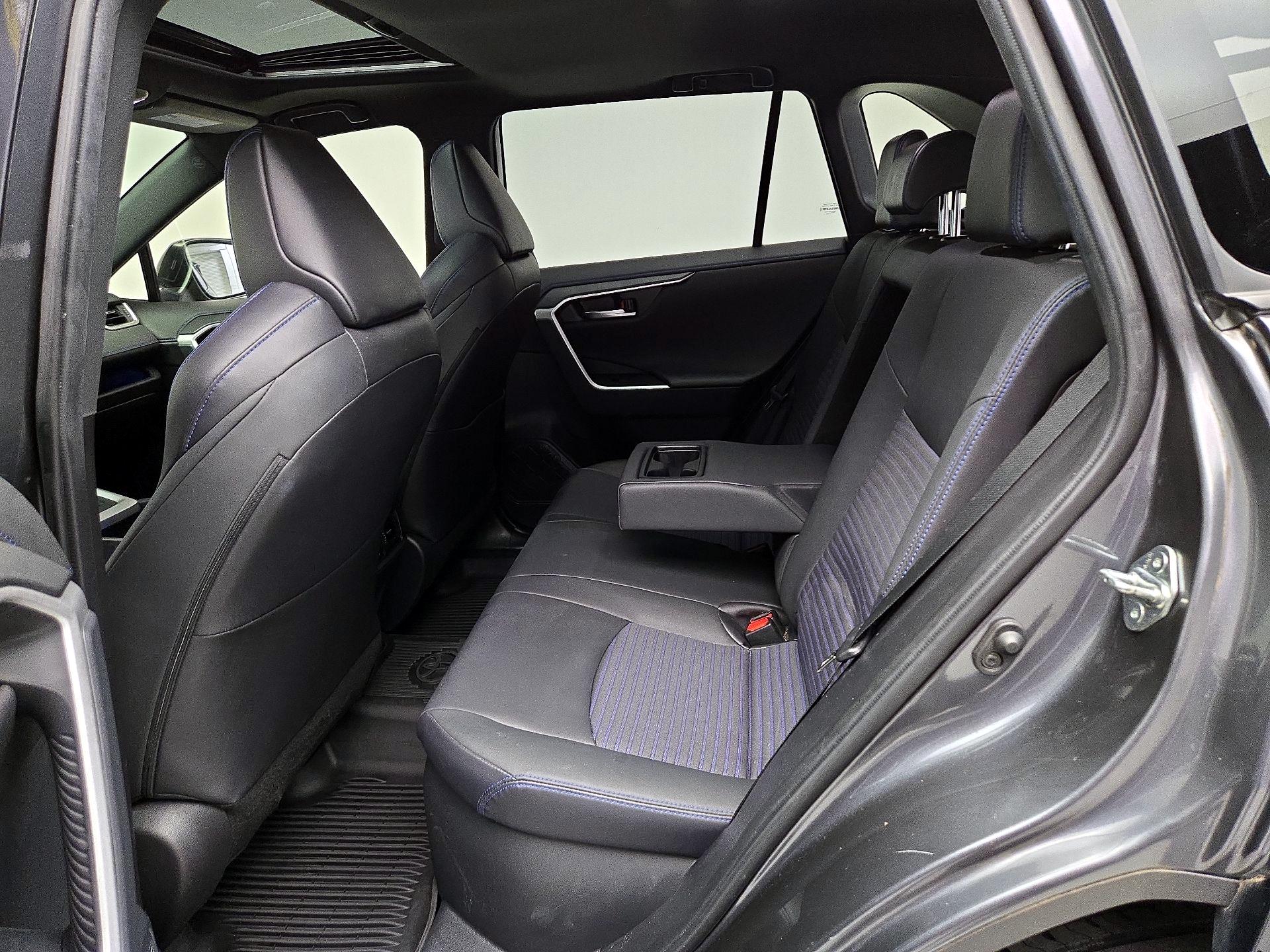 Thumbnail: 2022 Toyota RAV4 - 20