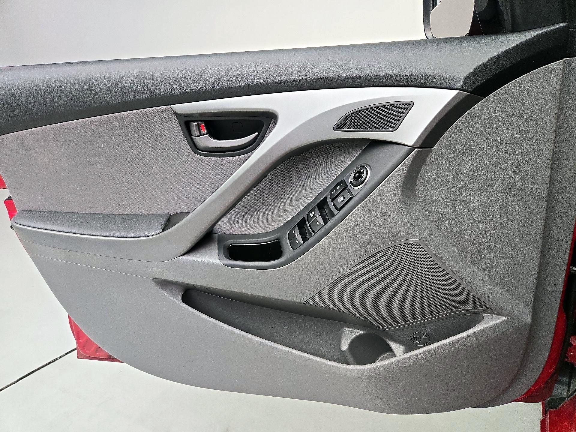 Thumbnail: 2014 Hyundai Elantra - 12