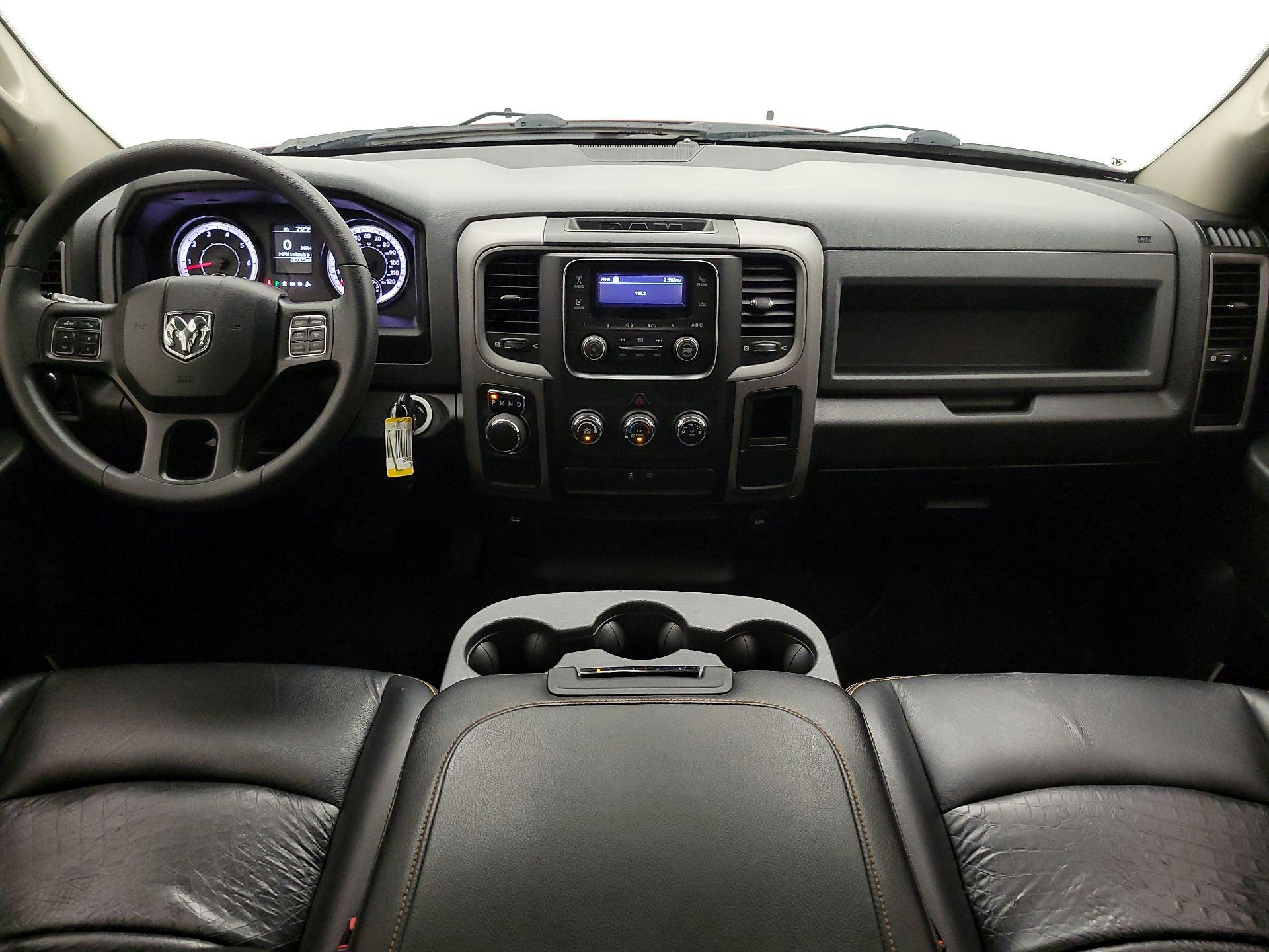 Thumbnail: 2020 RAM 1500 Classic - 9