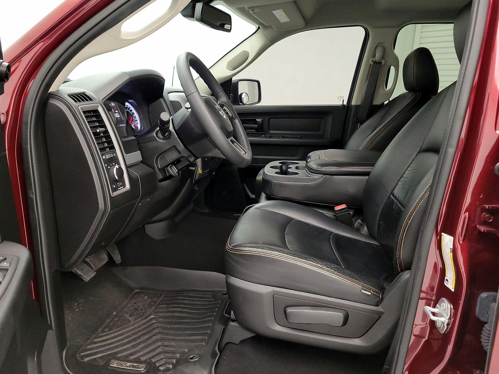 Thumbnail: 2020 RAM 1500 Classic - 11